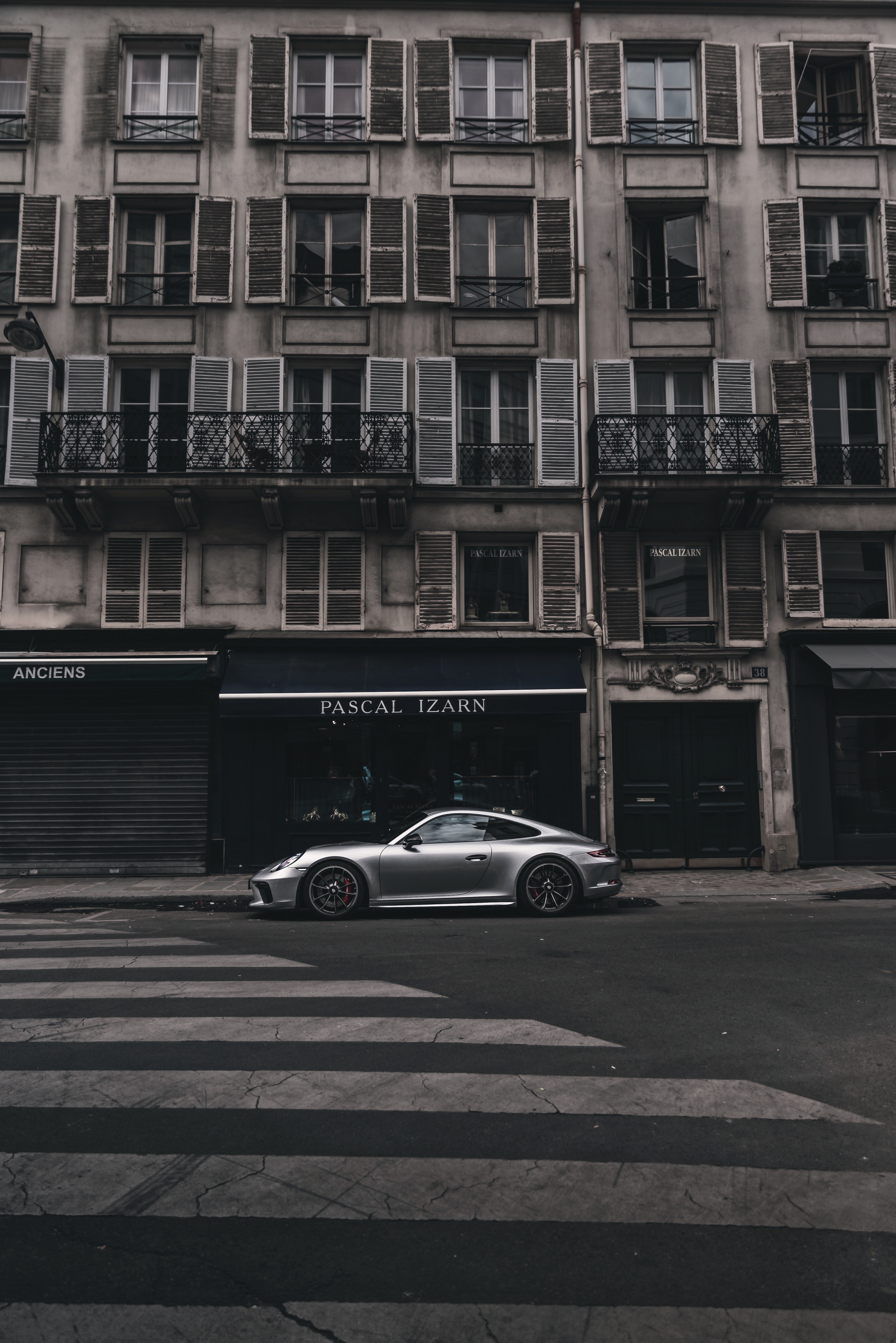 Beautiful Porsche 911 wallpaper for iPhone