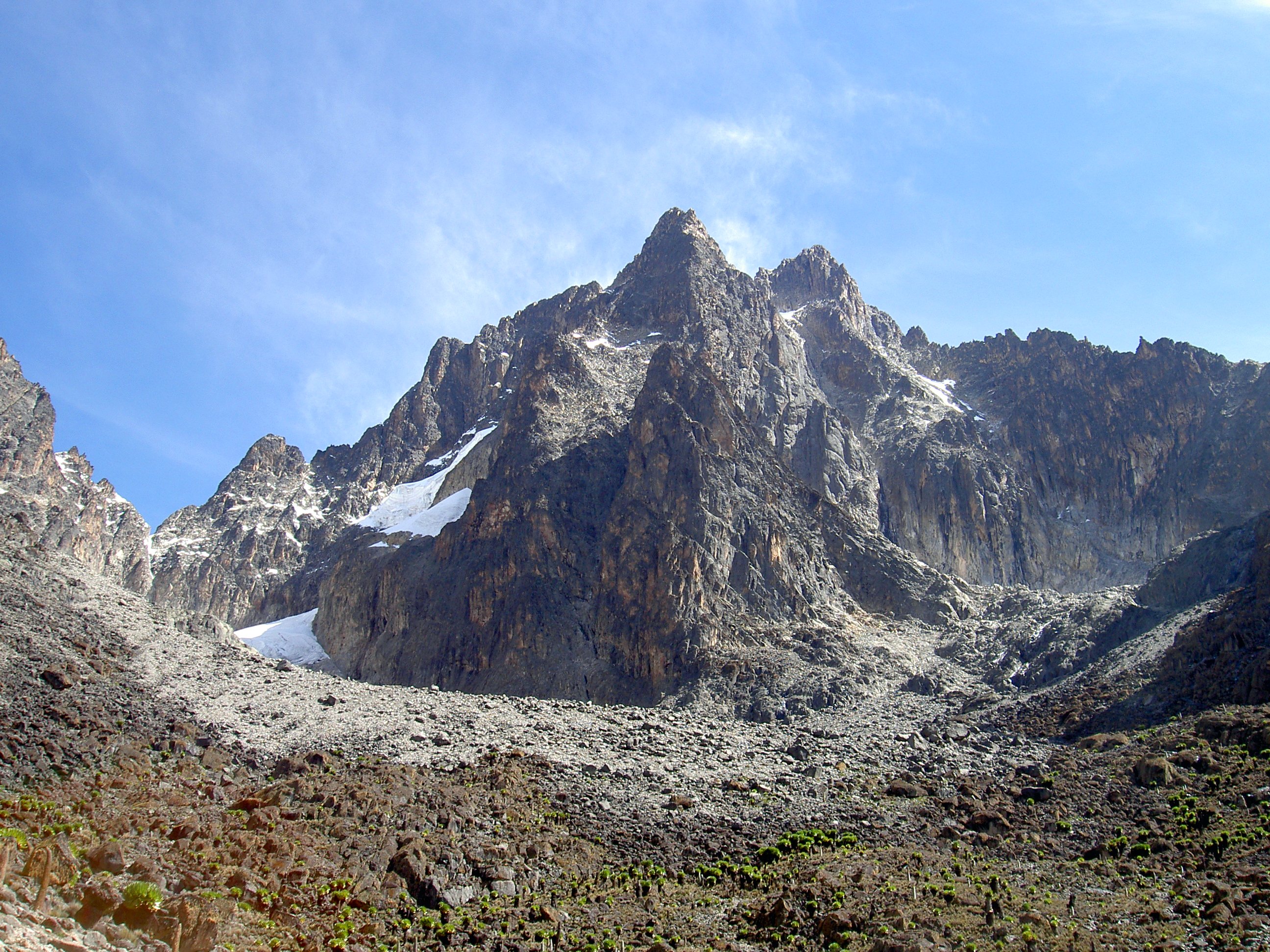 pt Slade in the foreground Mt