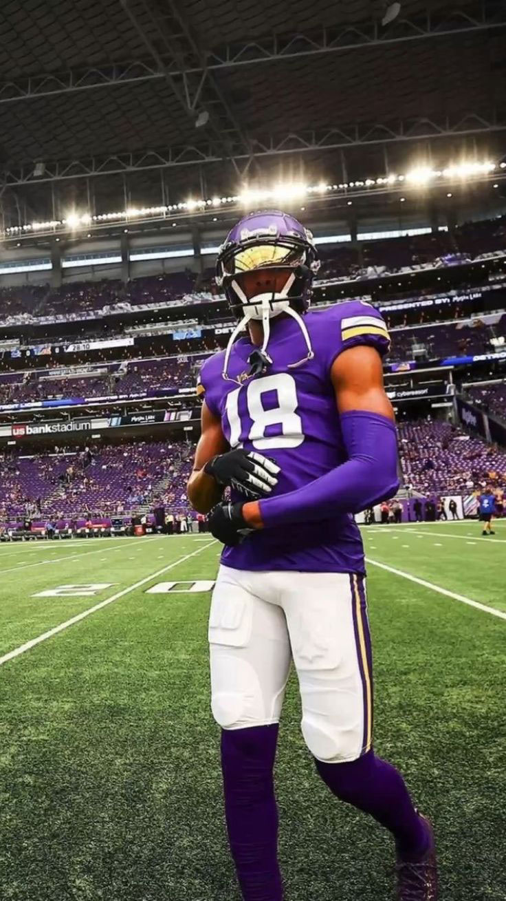 Justin Jefferson Vikings on Field Wallpaper