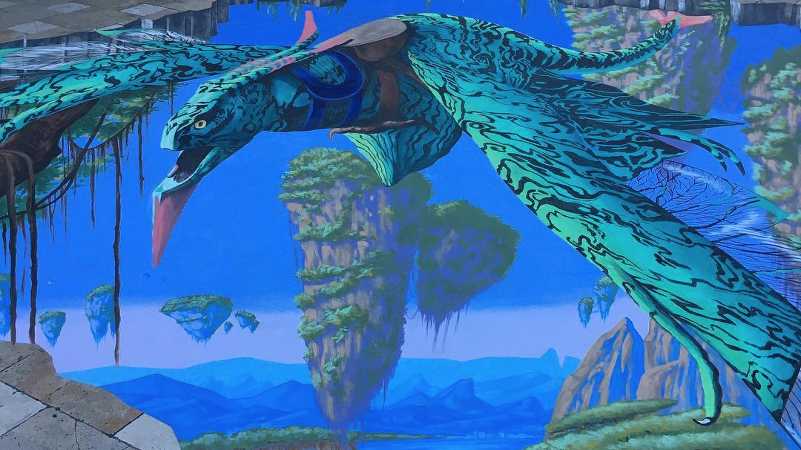 There's a giant Avatar banshee flying