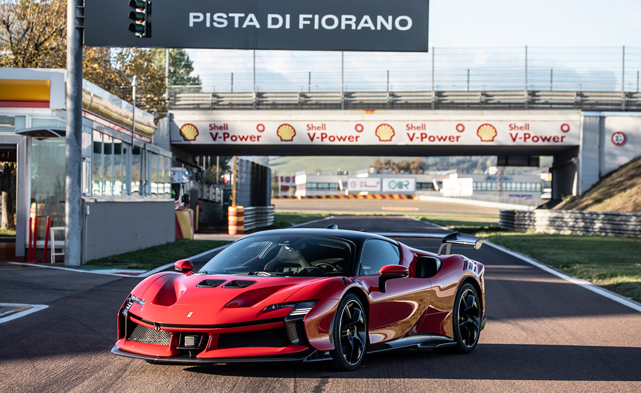 The Ferrari SF90 XX Stradale sets a 1
