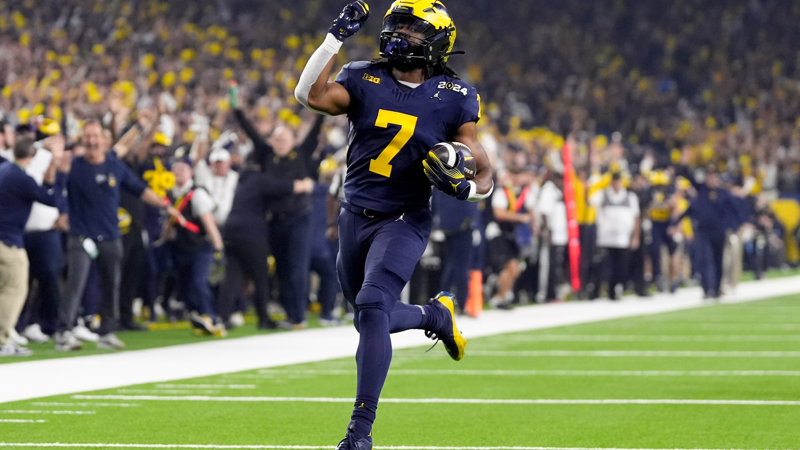 Michigan offense goes dormant after