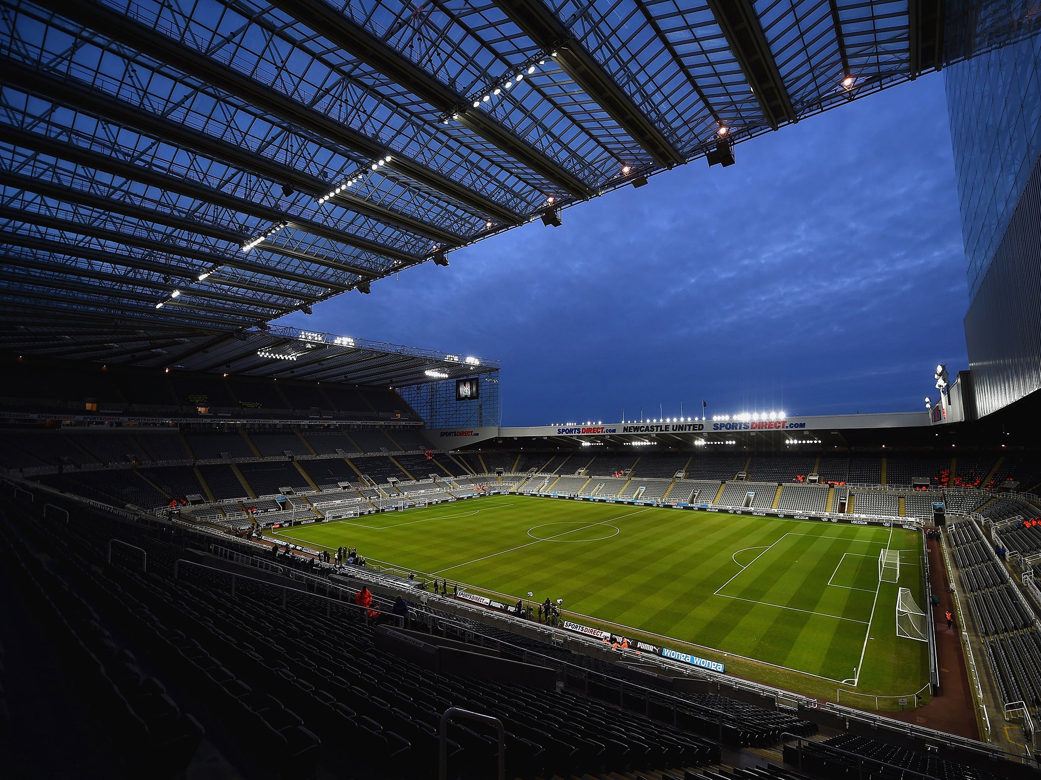 Newcastle vs Manchester United live