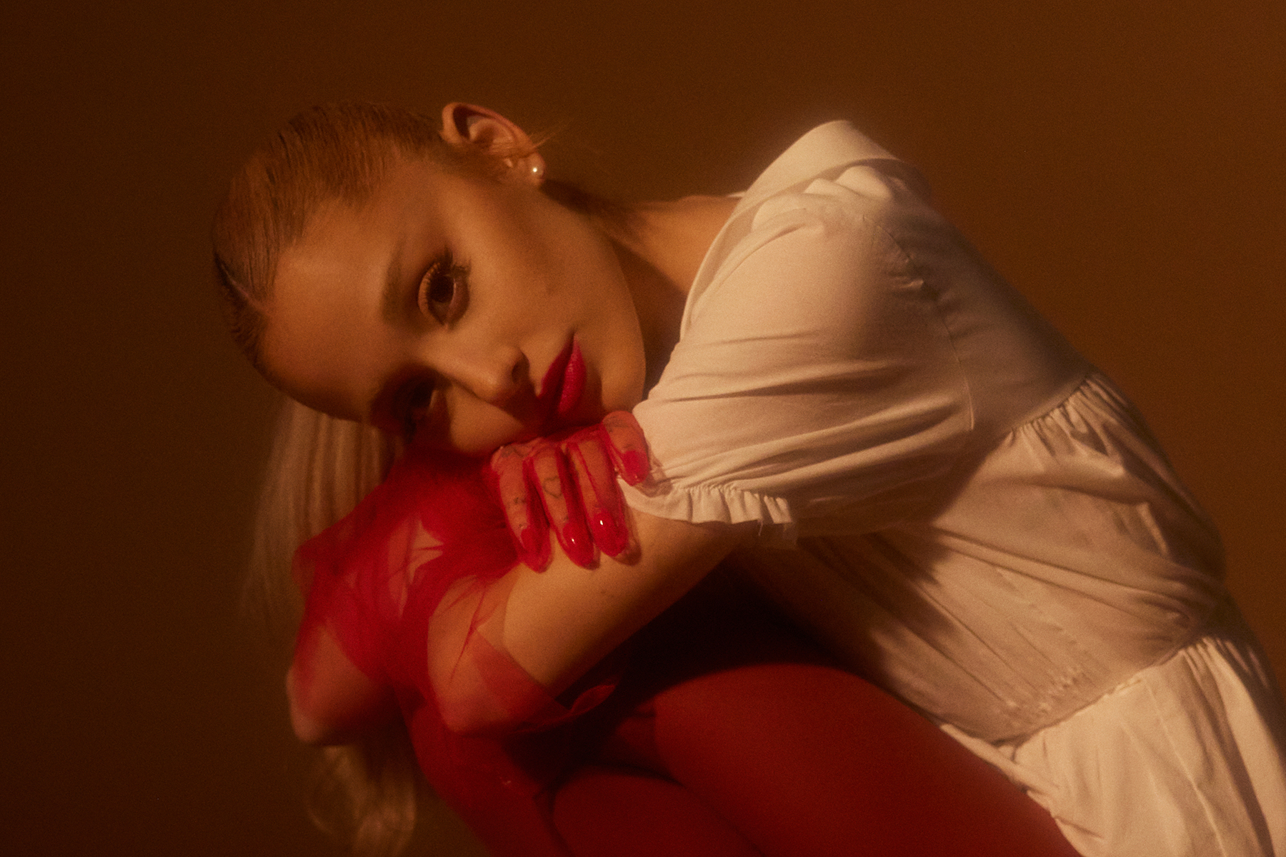 Ariana Grande Releases 'Eternal