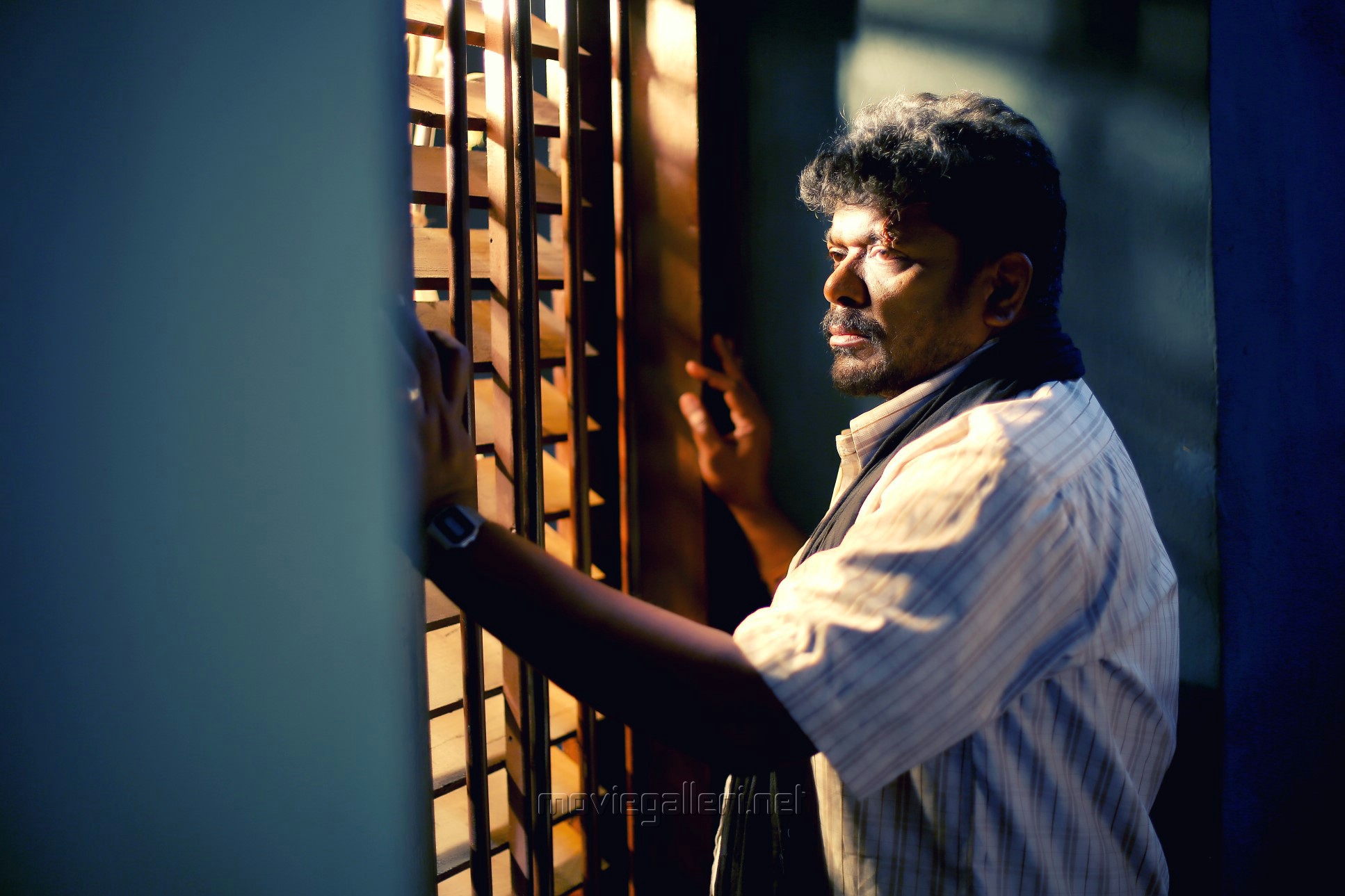 R Parthiban Oththa Seruppu Size 7 Movie
