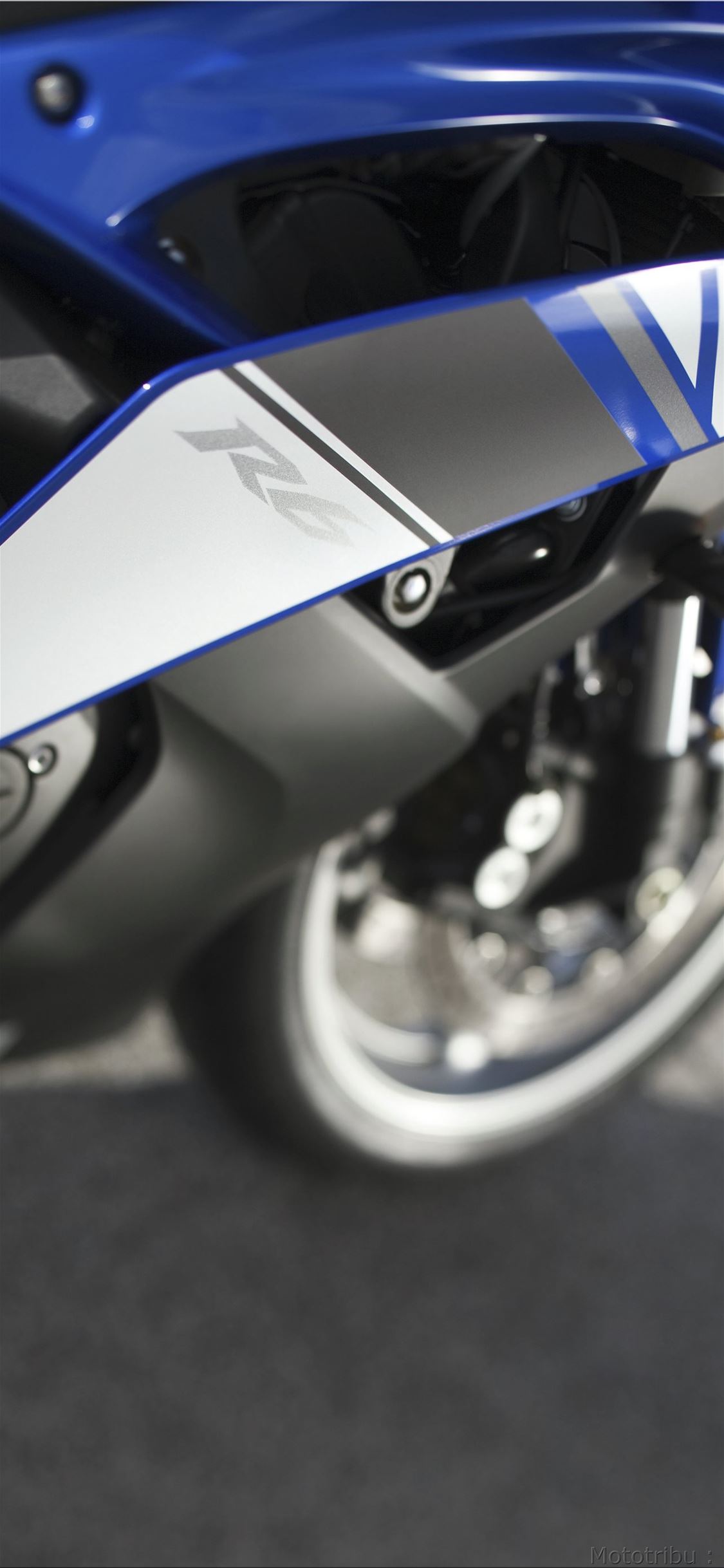 Mototribu la Yamaha R6 2009 iPhone