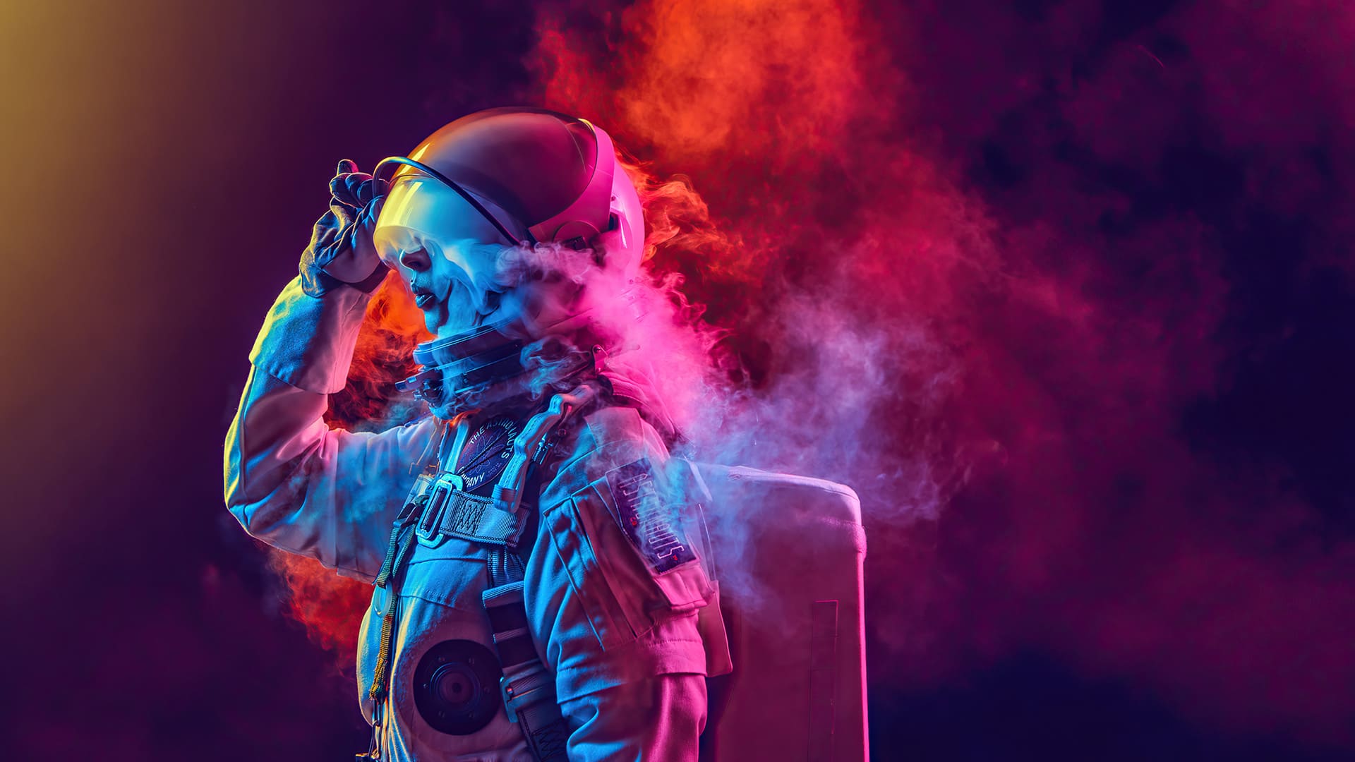 Astronaut Wallpaper [ 4k + HD ]