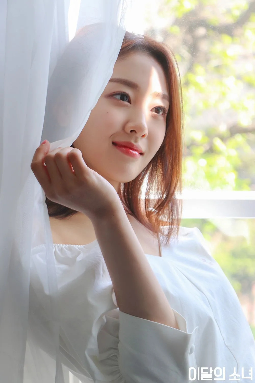 Heejin, Vivi, Jinsoul, Yves, Gowon