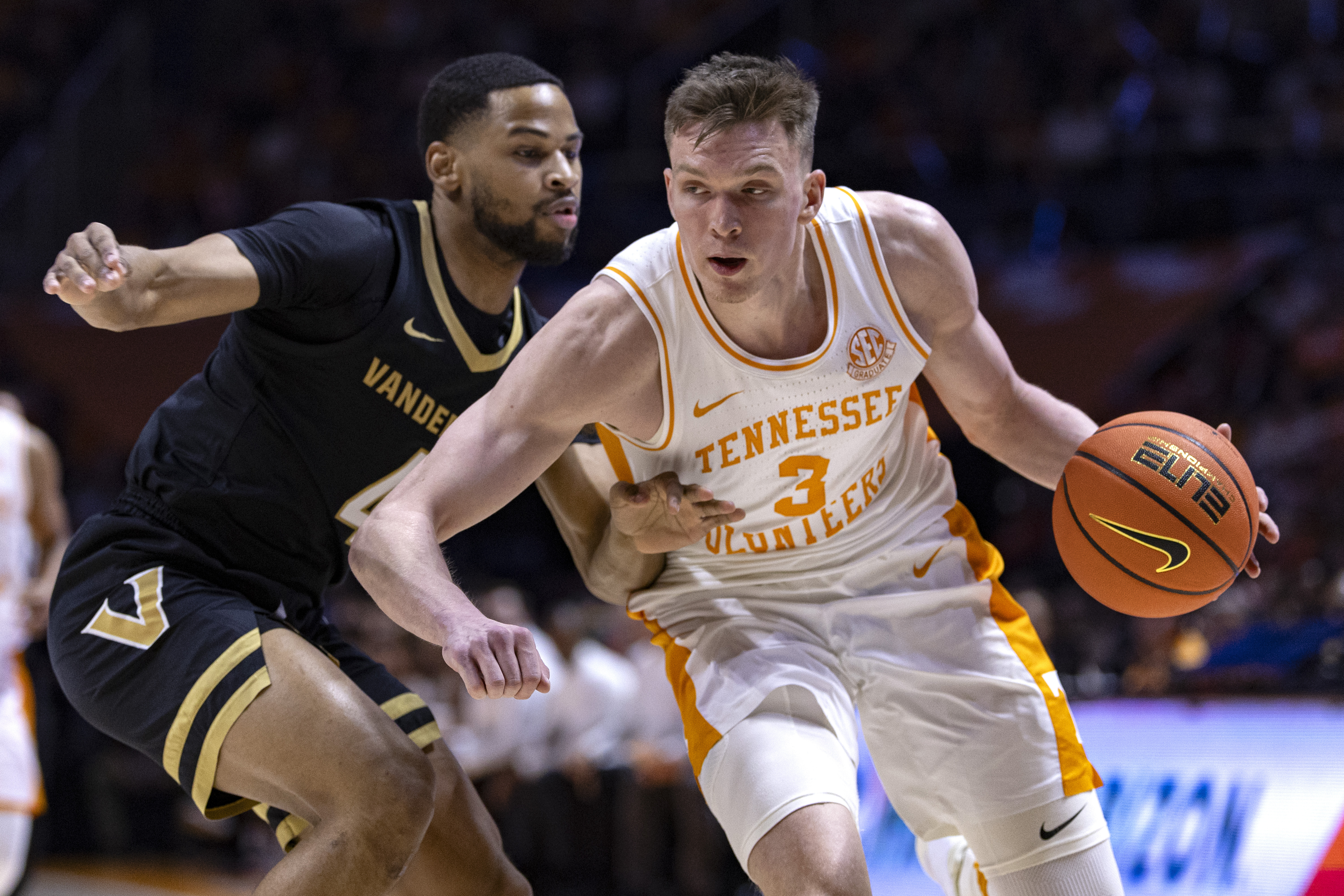 Dalton Knecht shoots up NBA draft