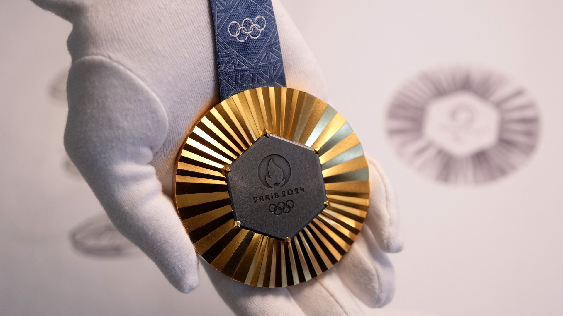 What do the Paris Olympic medals look