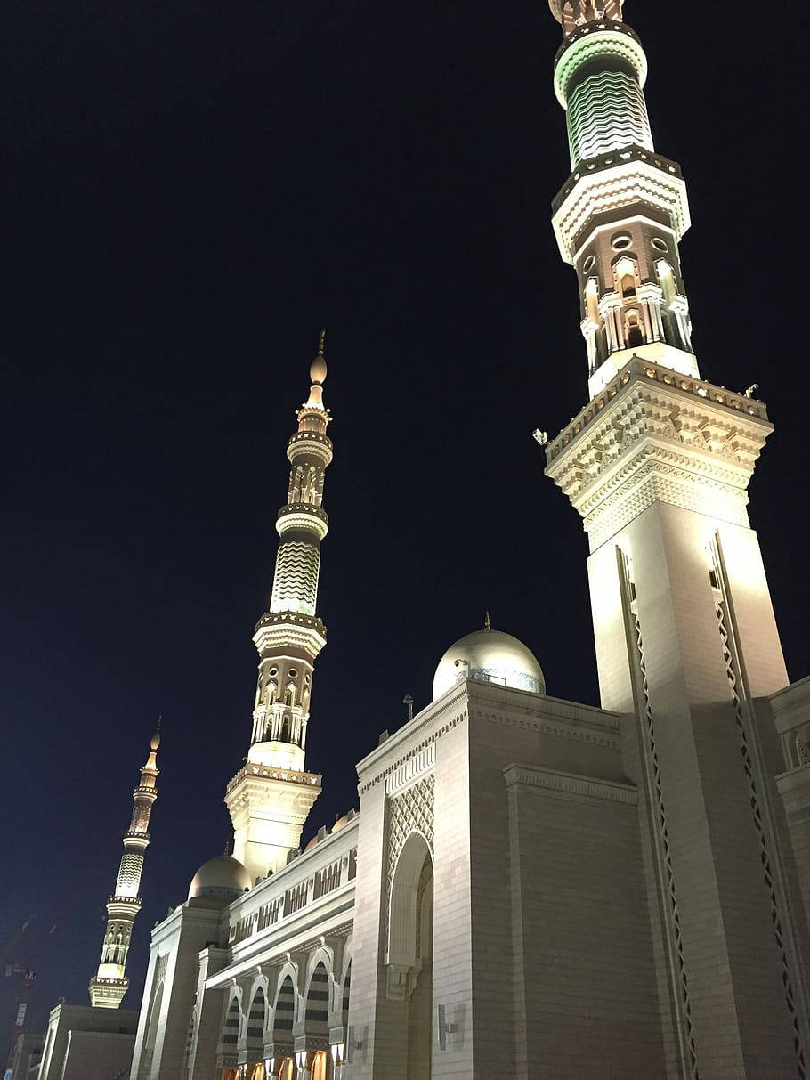 Mosque In Nighttime Wallpaper