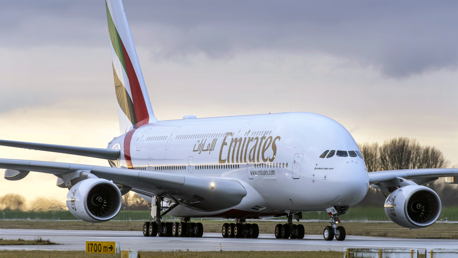 Passenger Plane, Airbus A380 800