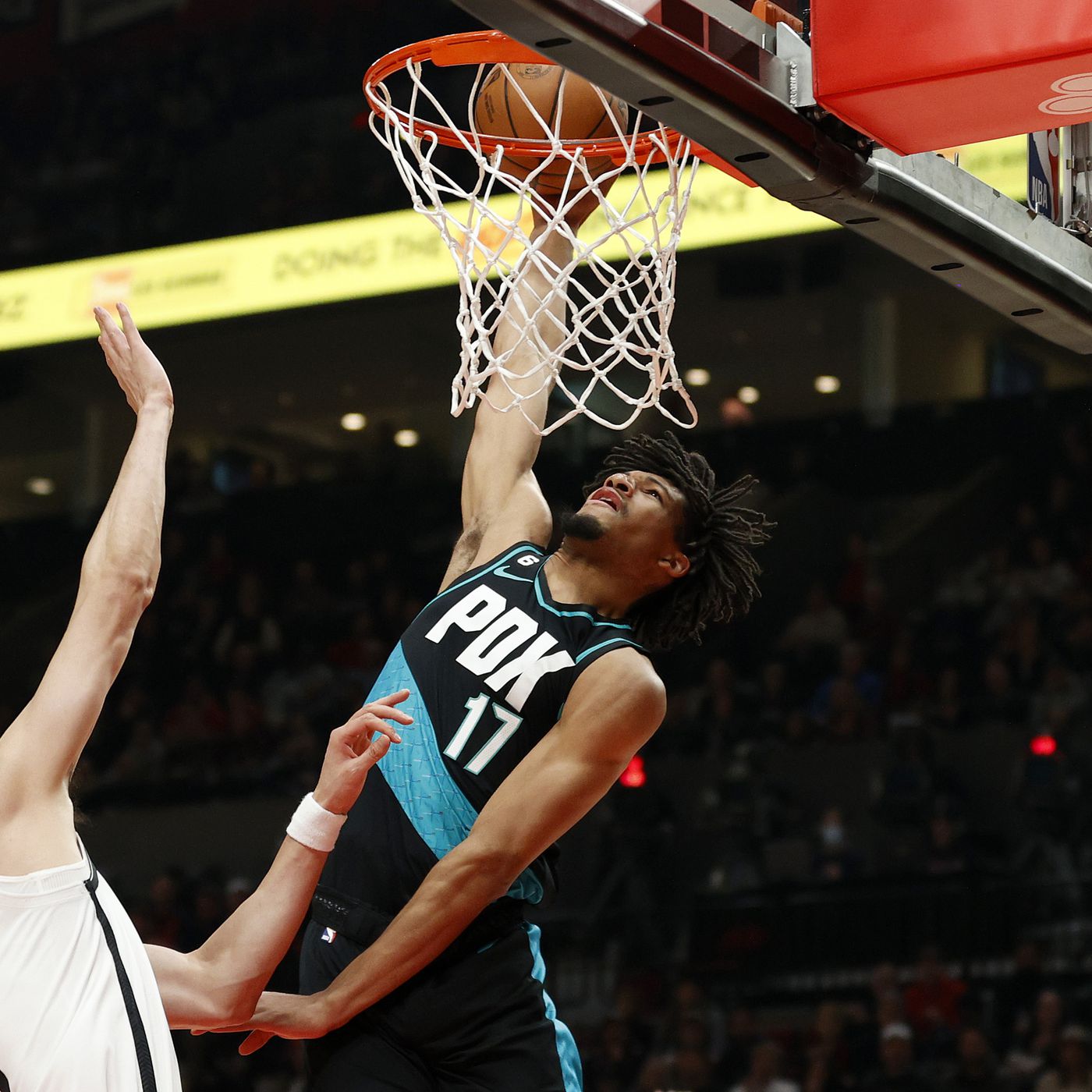 Shaedon Sharpe Dunk vs. Lakers Shatters