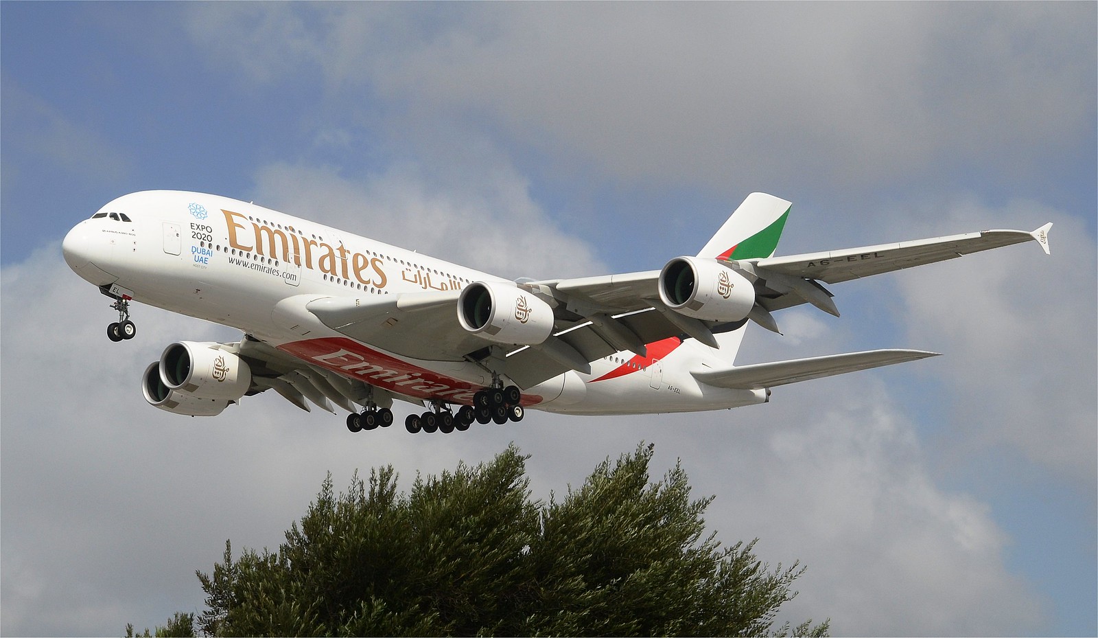 Emirates A380 (A6 EEL) LAX Approach 1