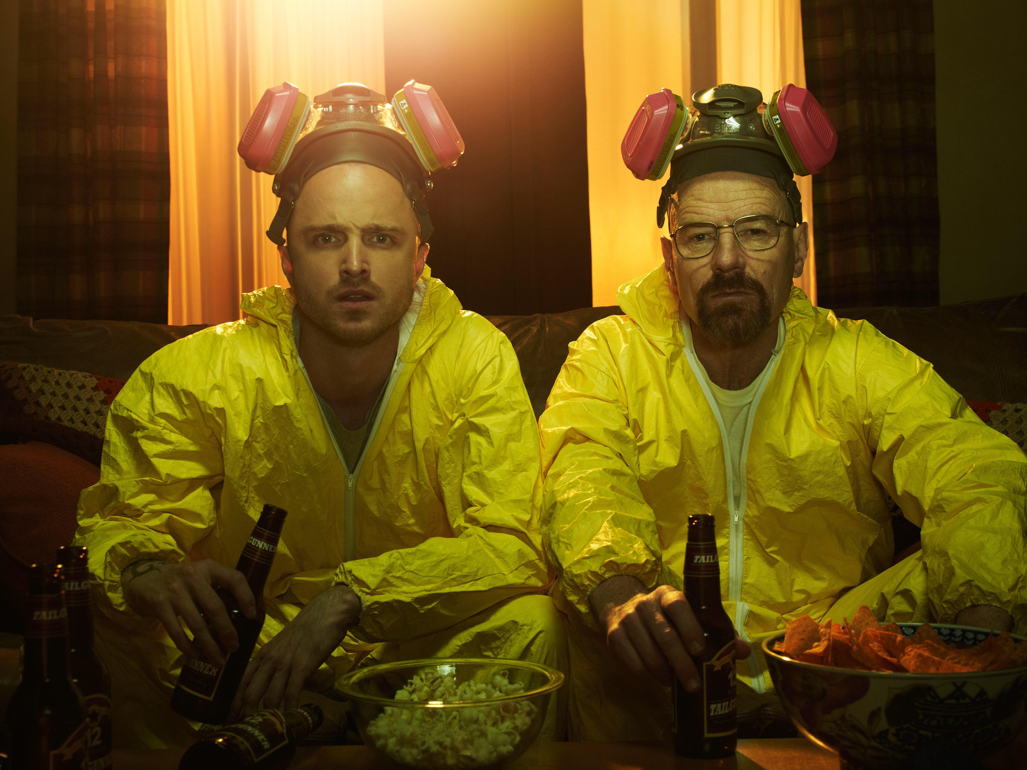 Breaking Bad HD Wallpaper: Walter White & Jesse Pinkman in Action