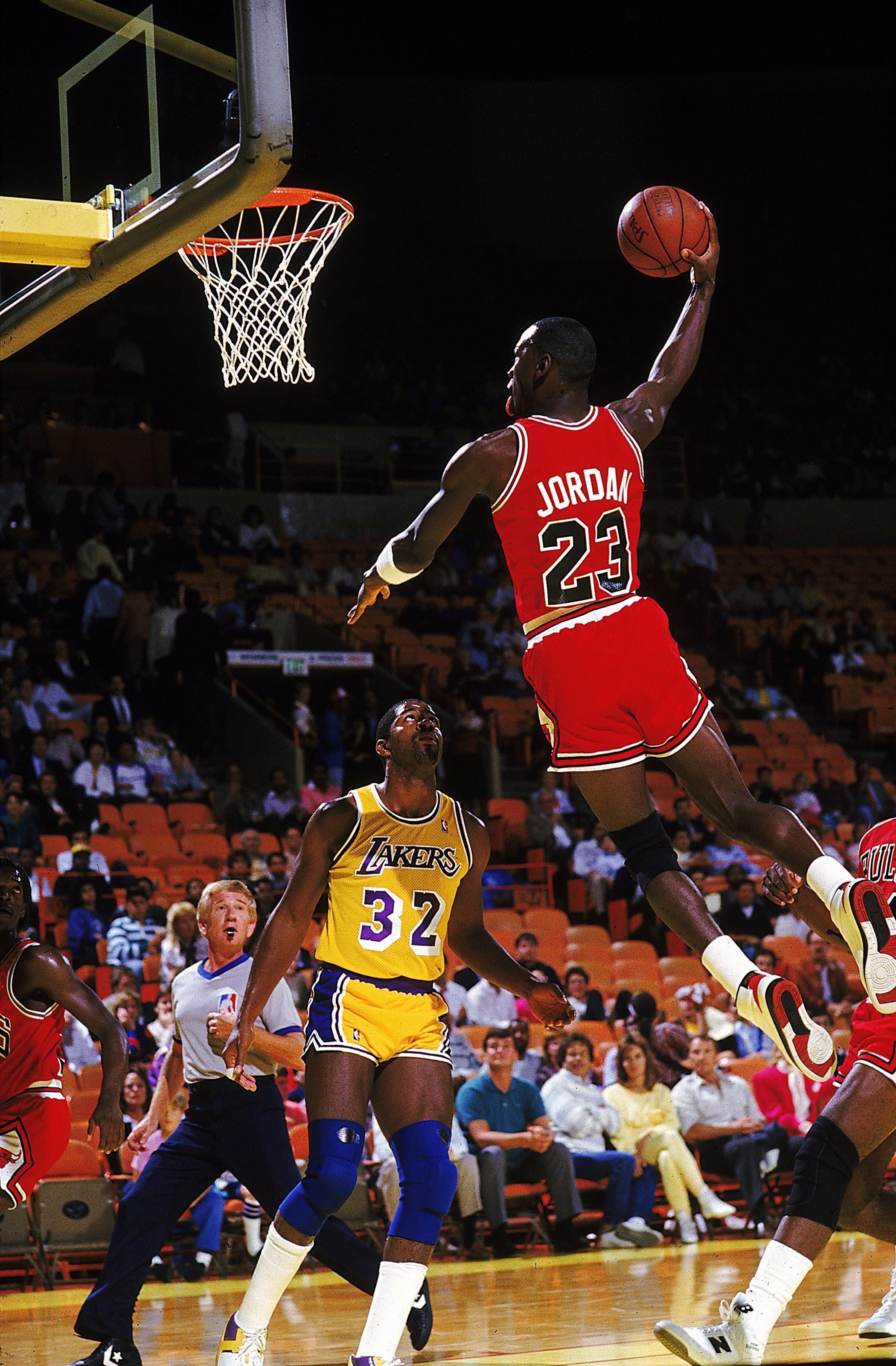 Michael Jordan Dunking Wallpaper