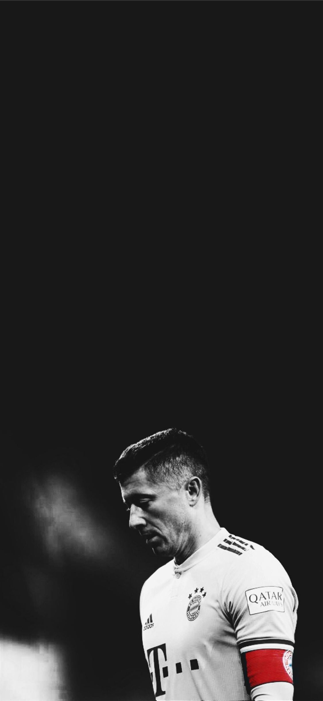 Robert lewandowski iPhone X Wallpaper