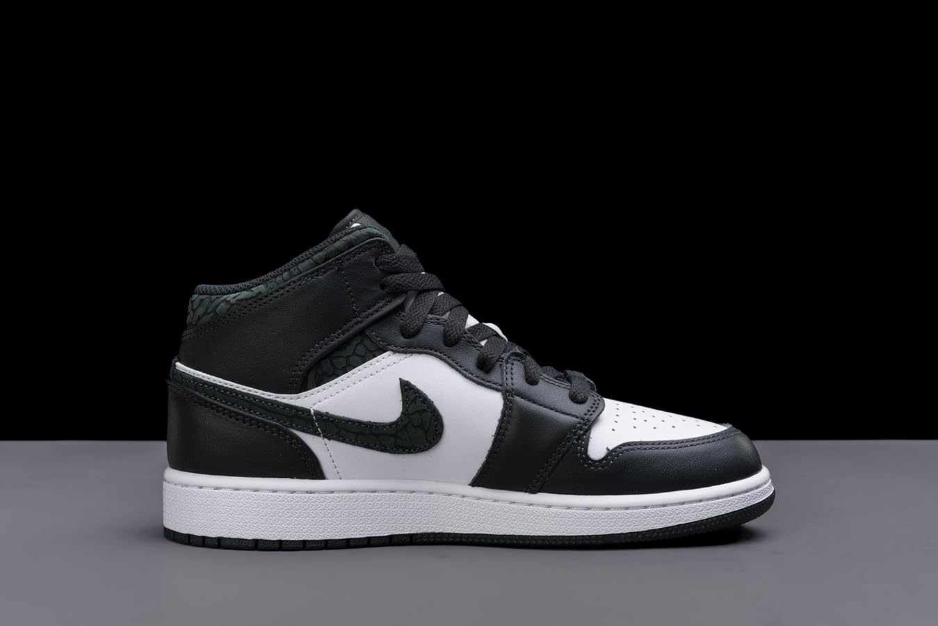 AIR JORDAN 1 Mid SE GS 'Panda Elephant