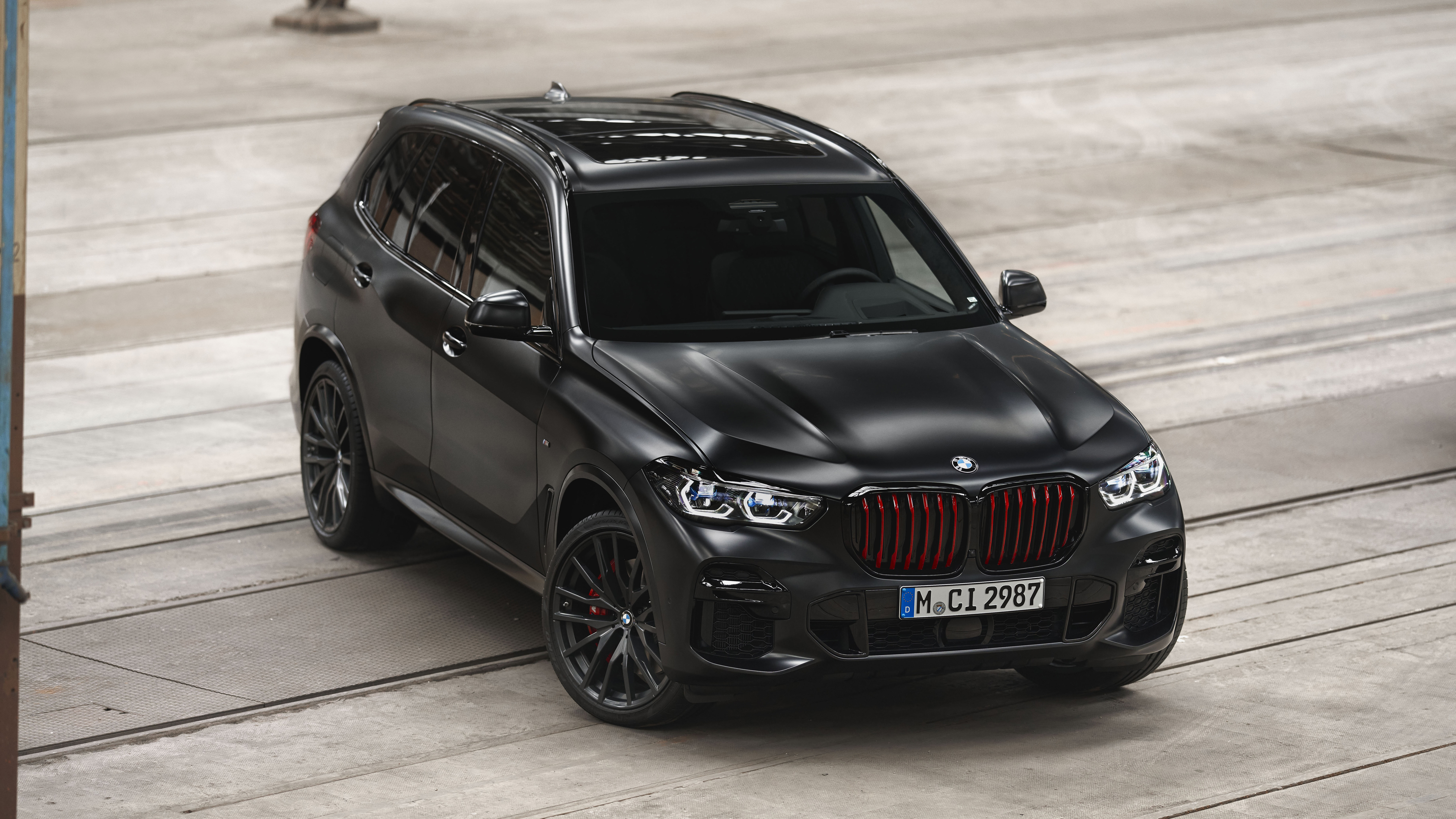 BMW X5 M50i Edition Black Vermilion
