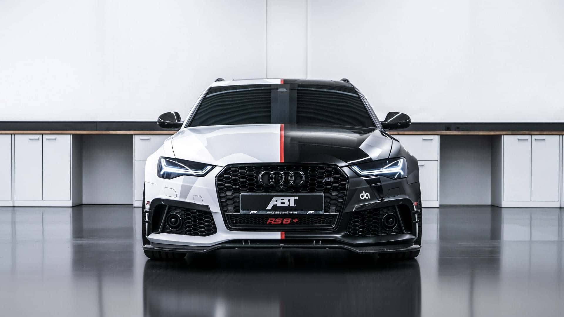Powerful Audi RS6 in Action Wallpaper