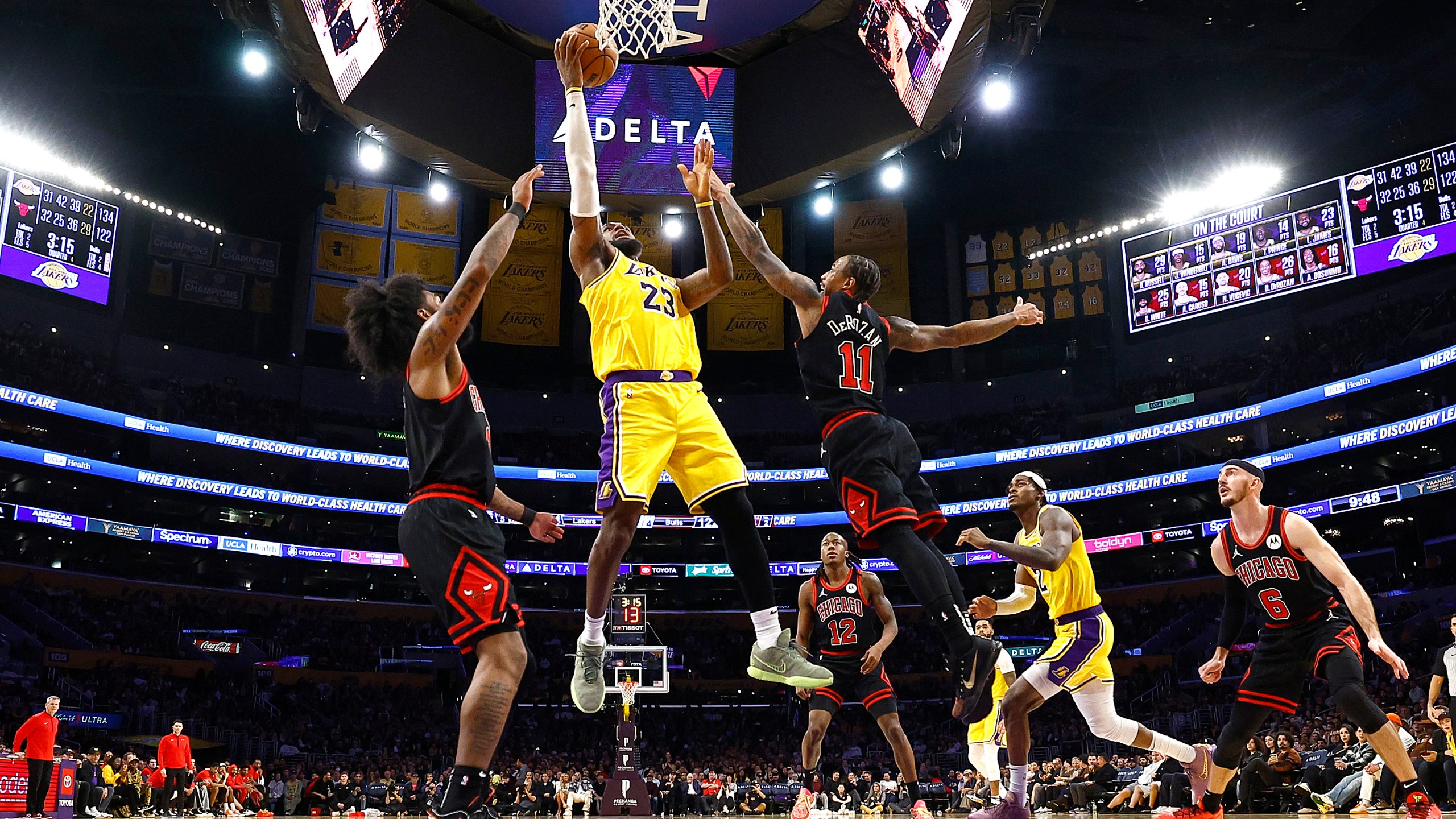 LeBron, Lakers Beat Bulls 141 132 In L
