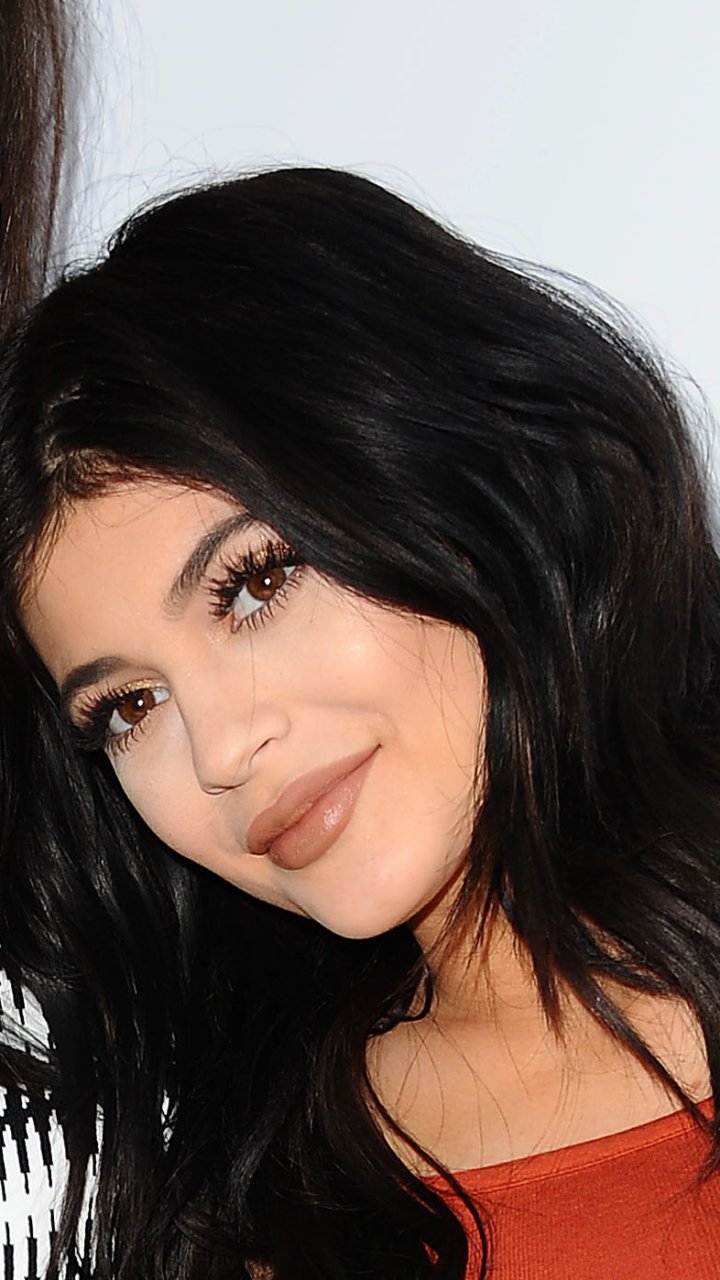Kylie Jenner Phone Wallpaper