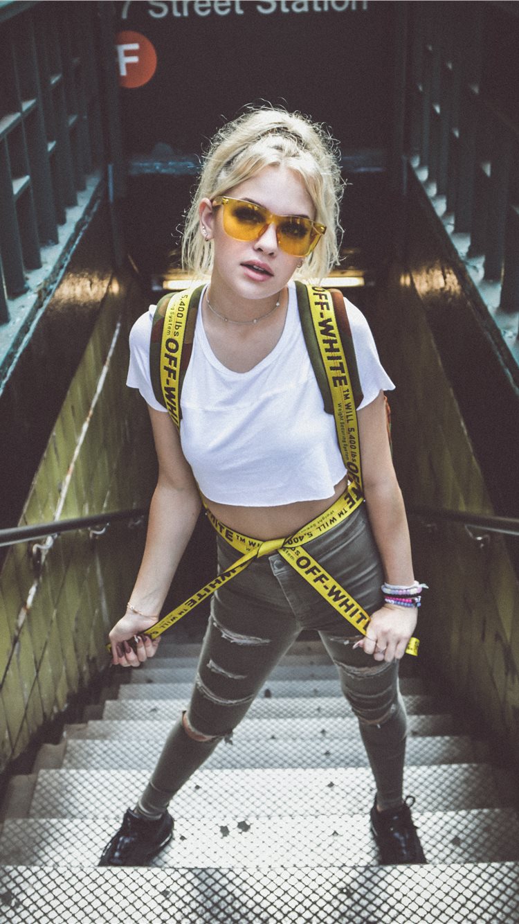 Best Off white iPhone 8 HD Wallpaper