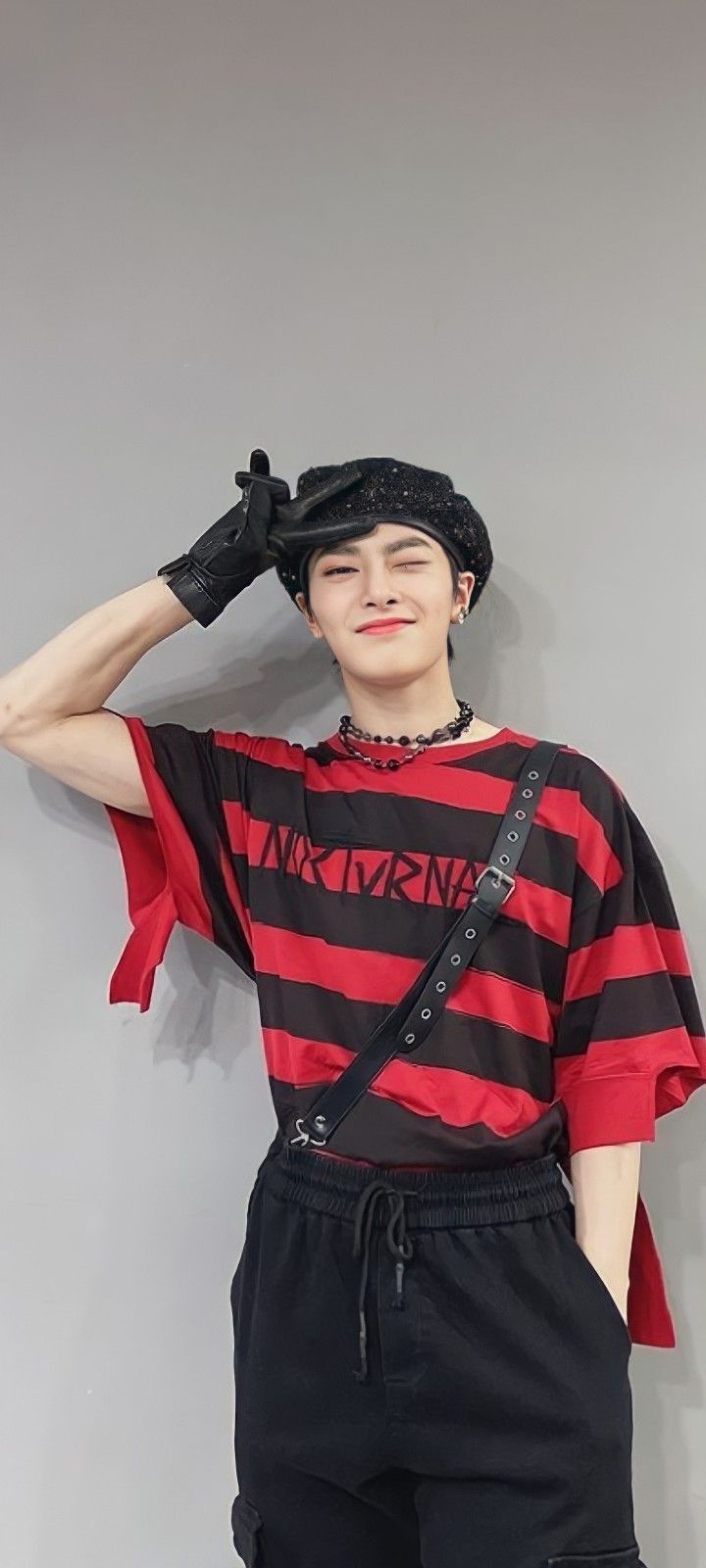 black outfits, Stray kids outfits, Red