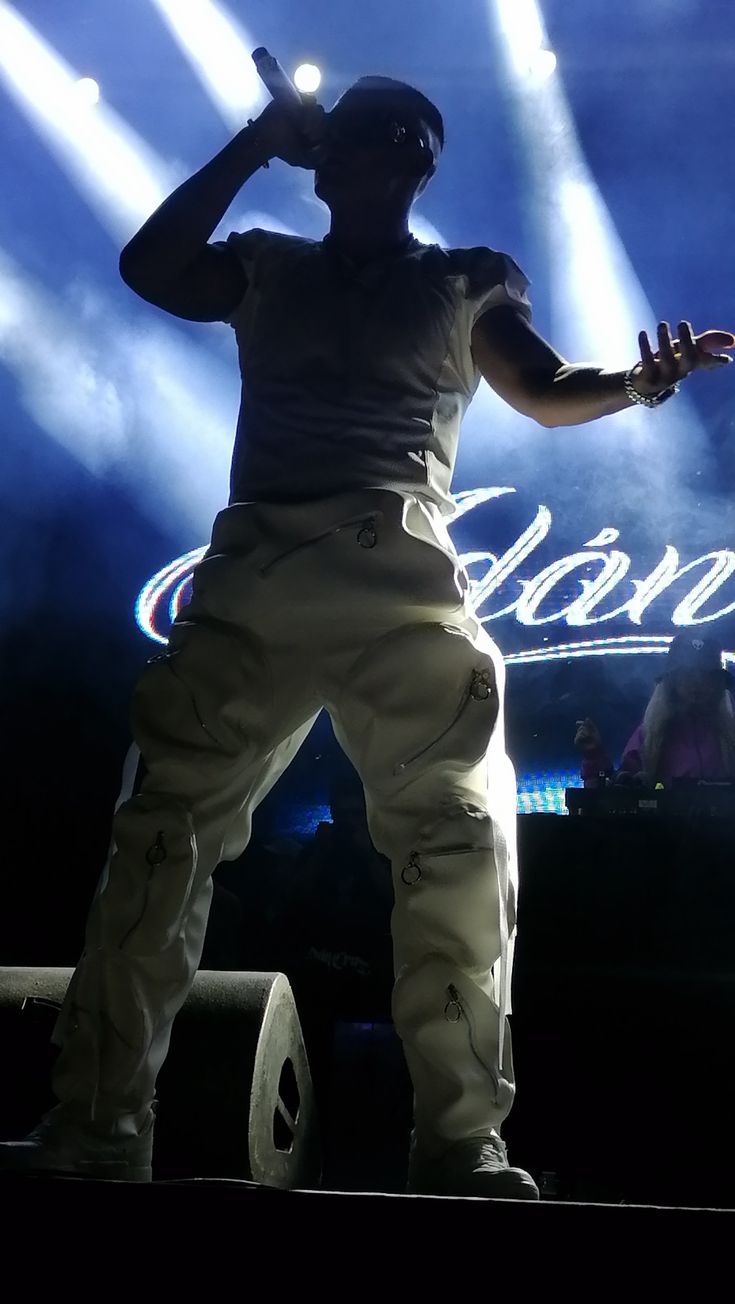 Adán, Artistas, Cruz