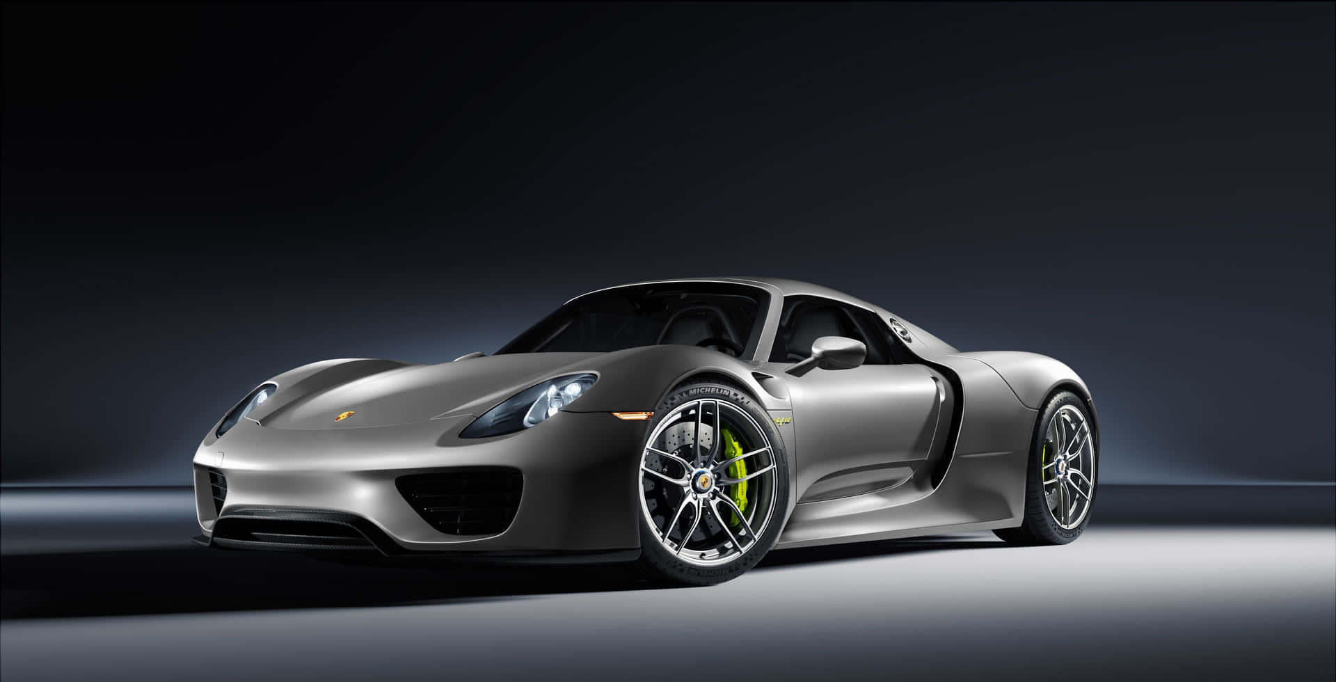 Exquisite Porsche 918 Spyder Hit
