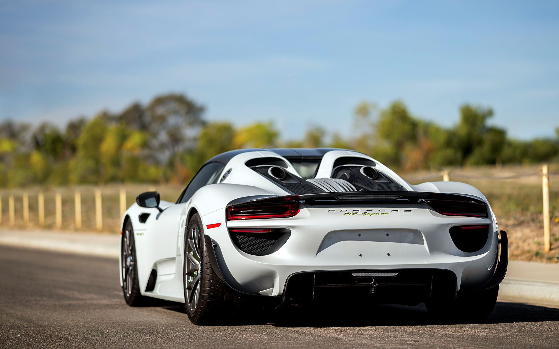 Picture Porsche 918 Spyder White auto