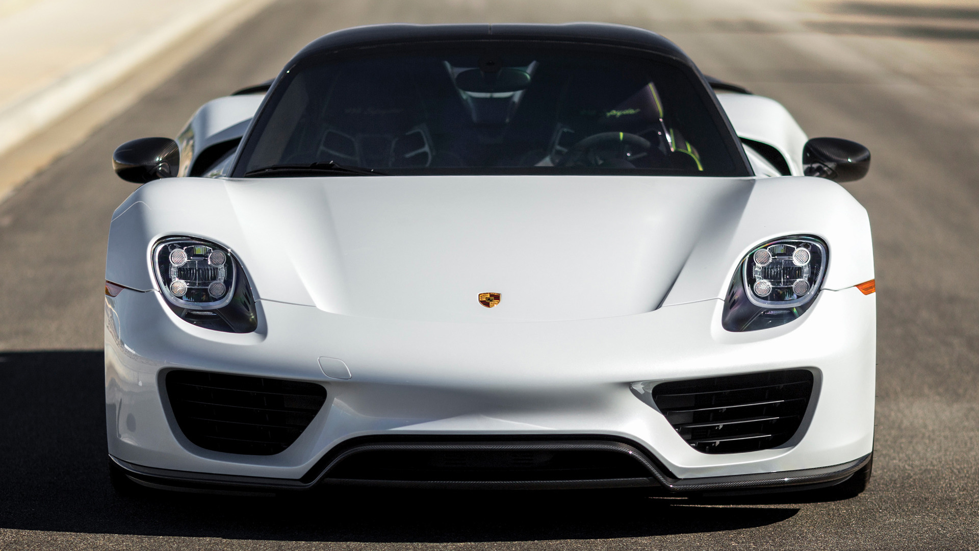 Porsche 918 Spyder Weissach Package