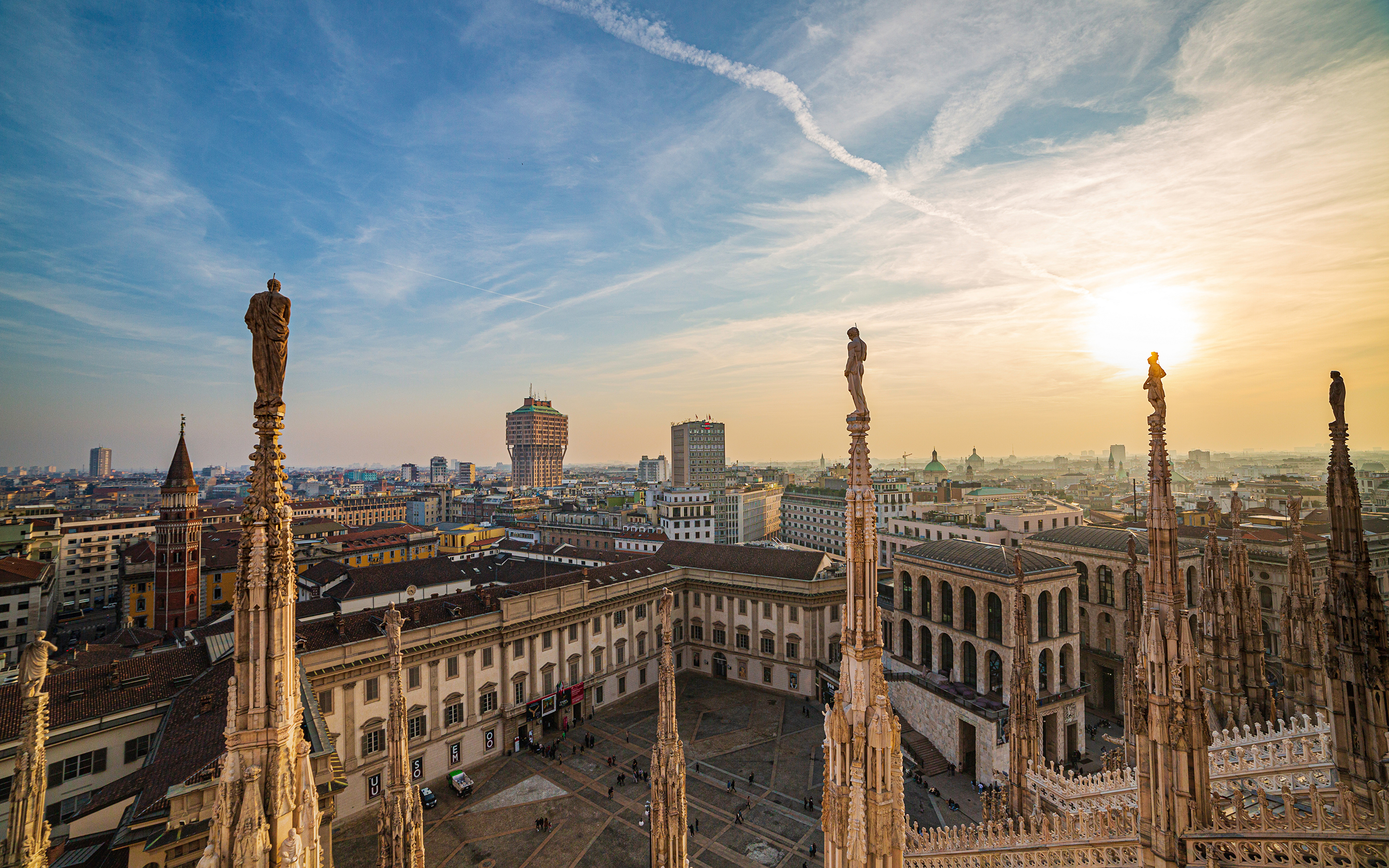 image Cathedral Italy Town square