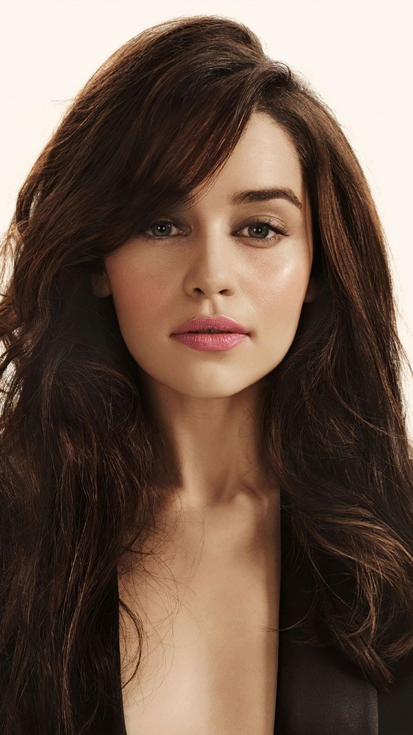 Emilia Clarke Stuns in a Black Dress