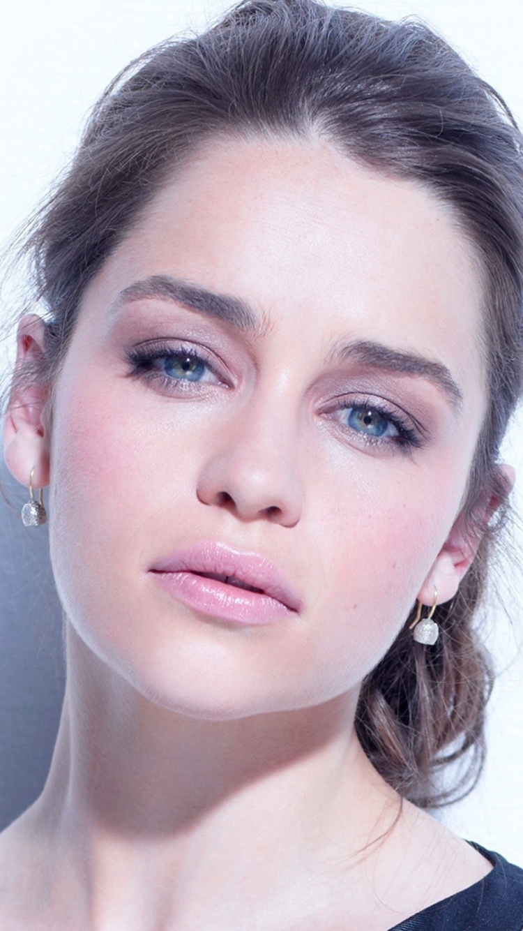 Emilia Clarke Phone Wallpaper