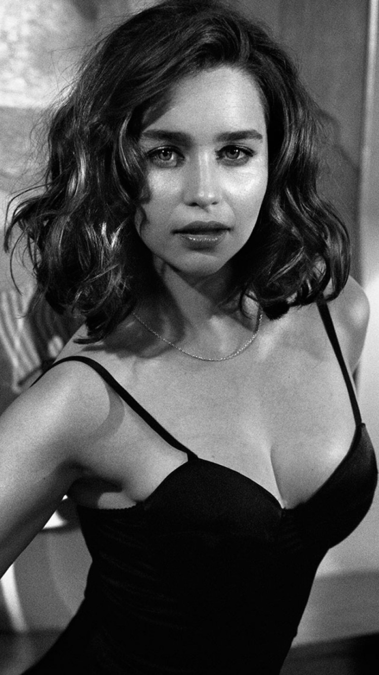 Emilia Clarke Phone Wallpaper