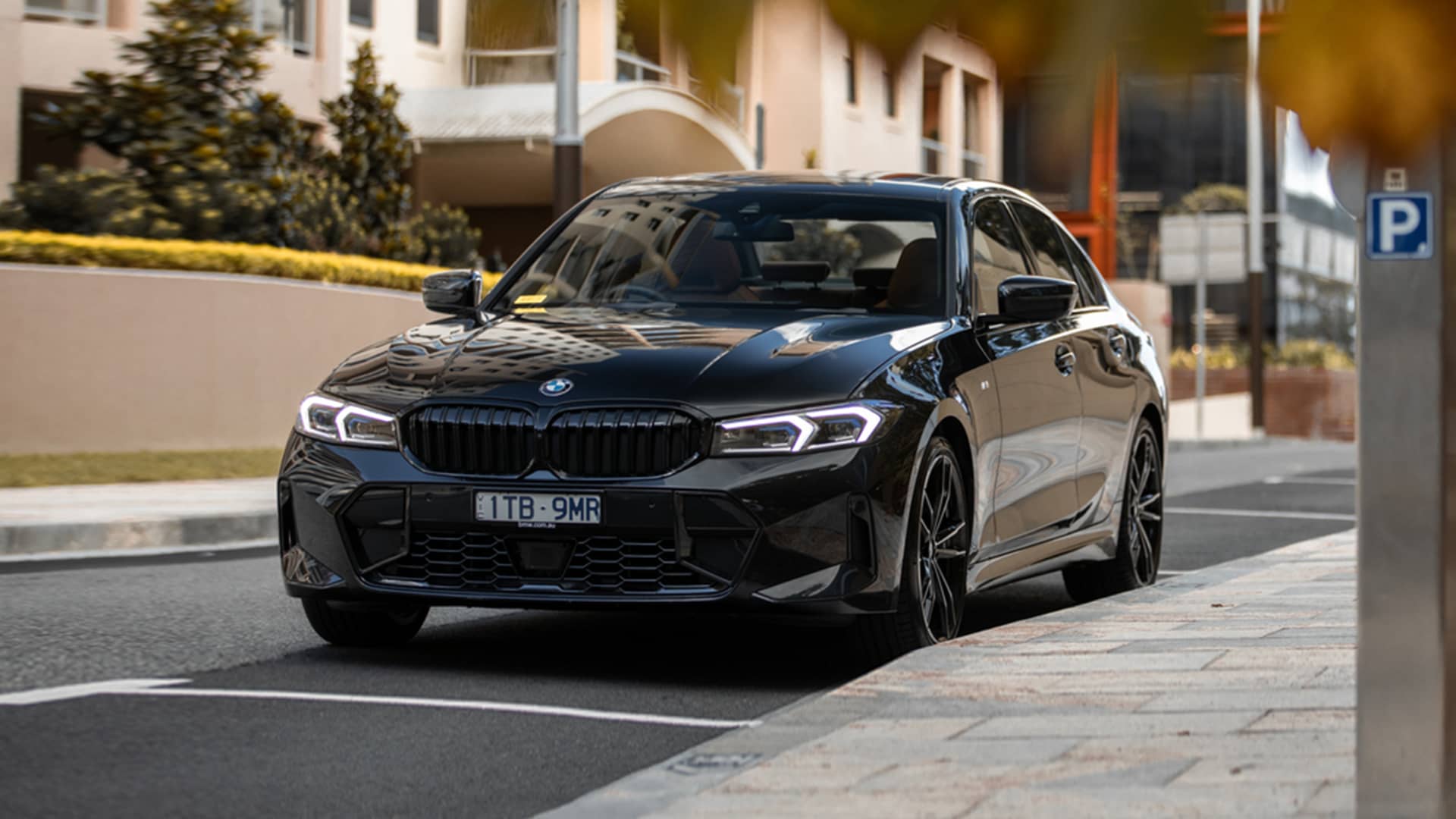 2023 BMW 330i review