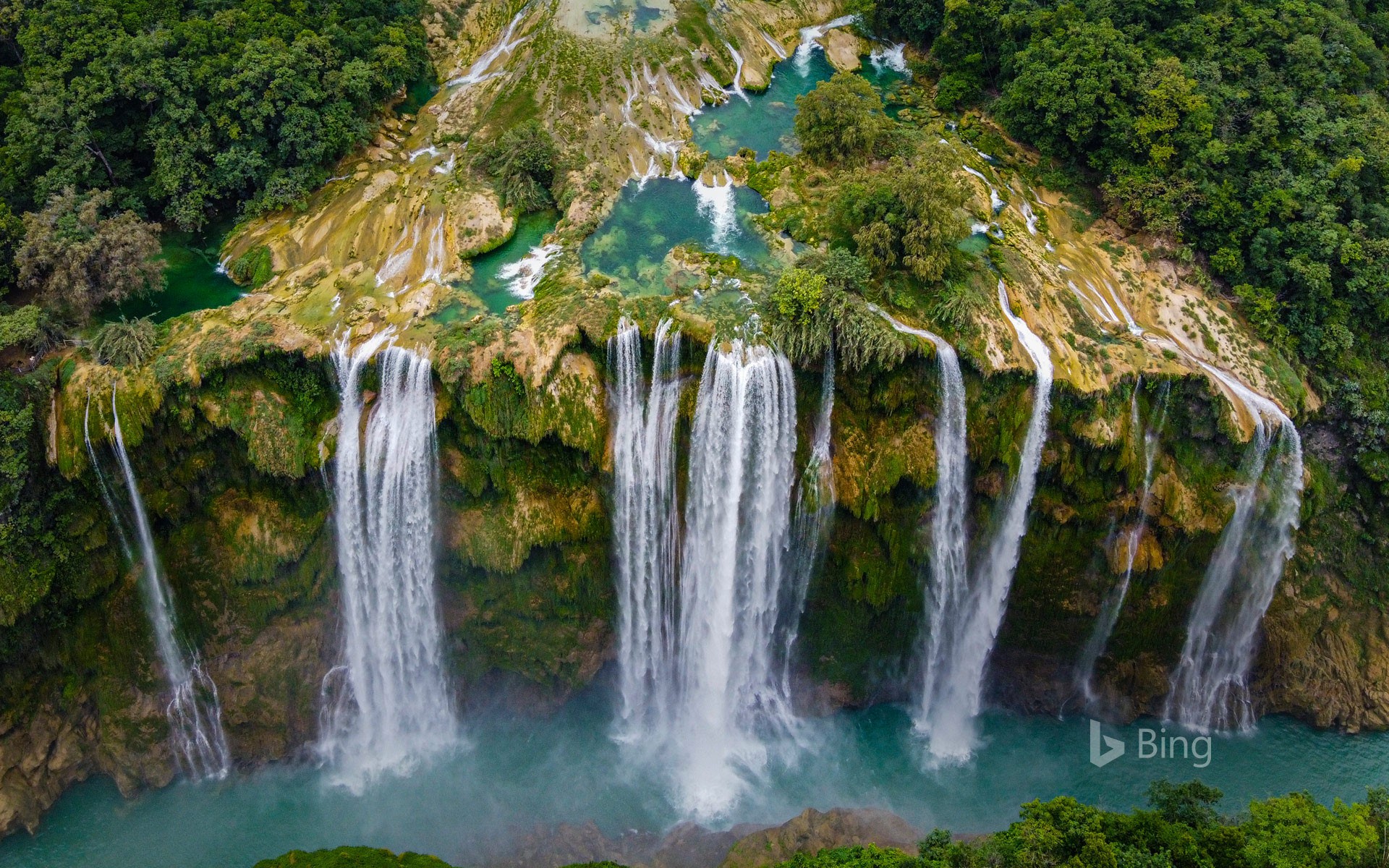 Tamul waterfall in the state of San