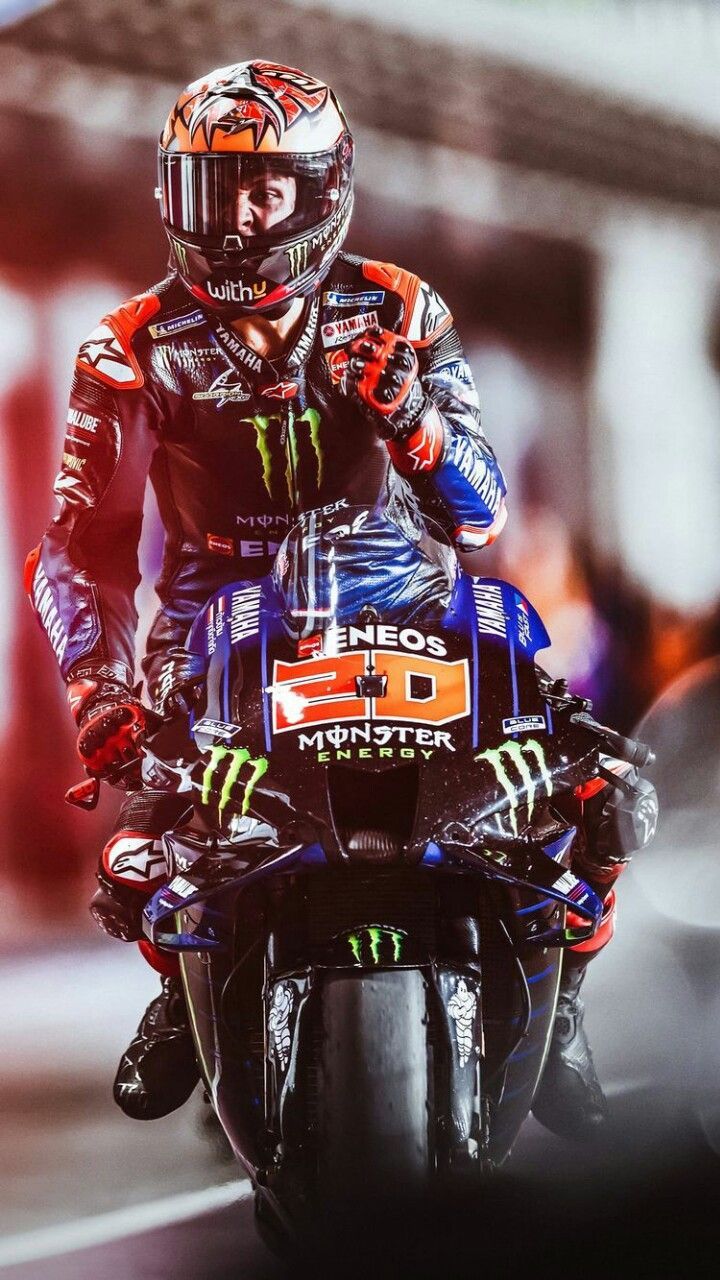 Moto guzzi cafe racer, Motogp valentino