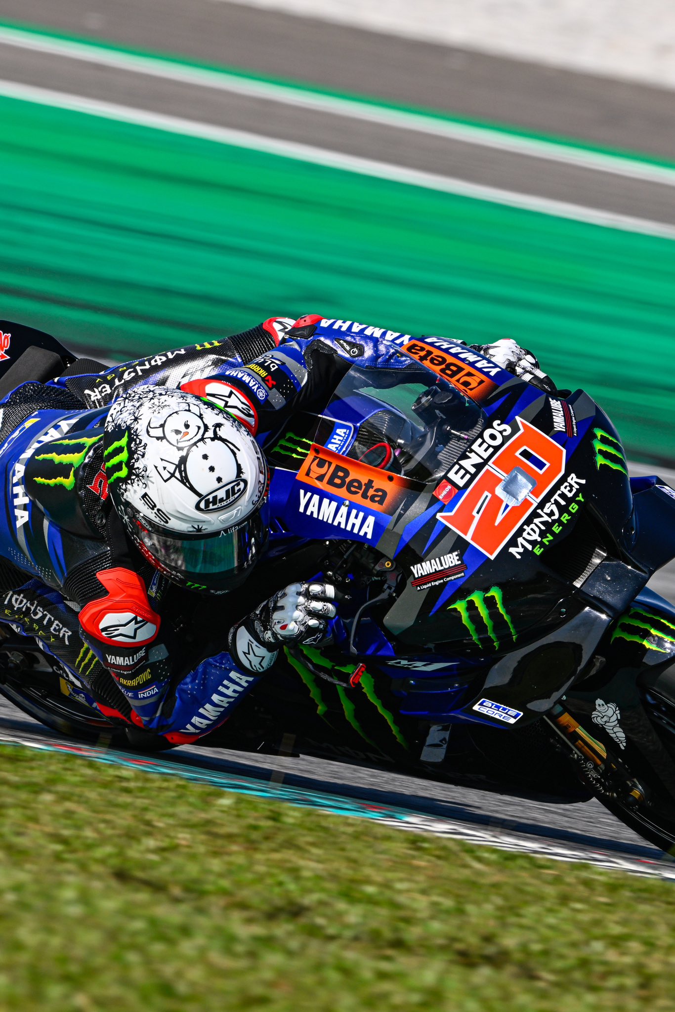 testing helmet? ⛄️