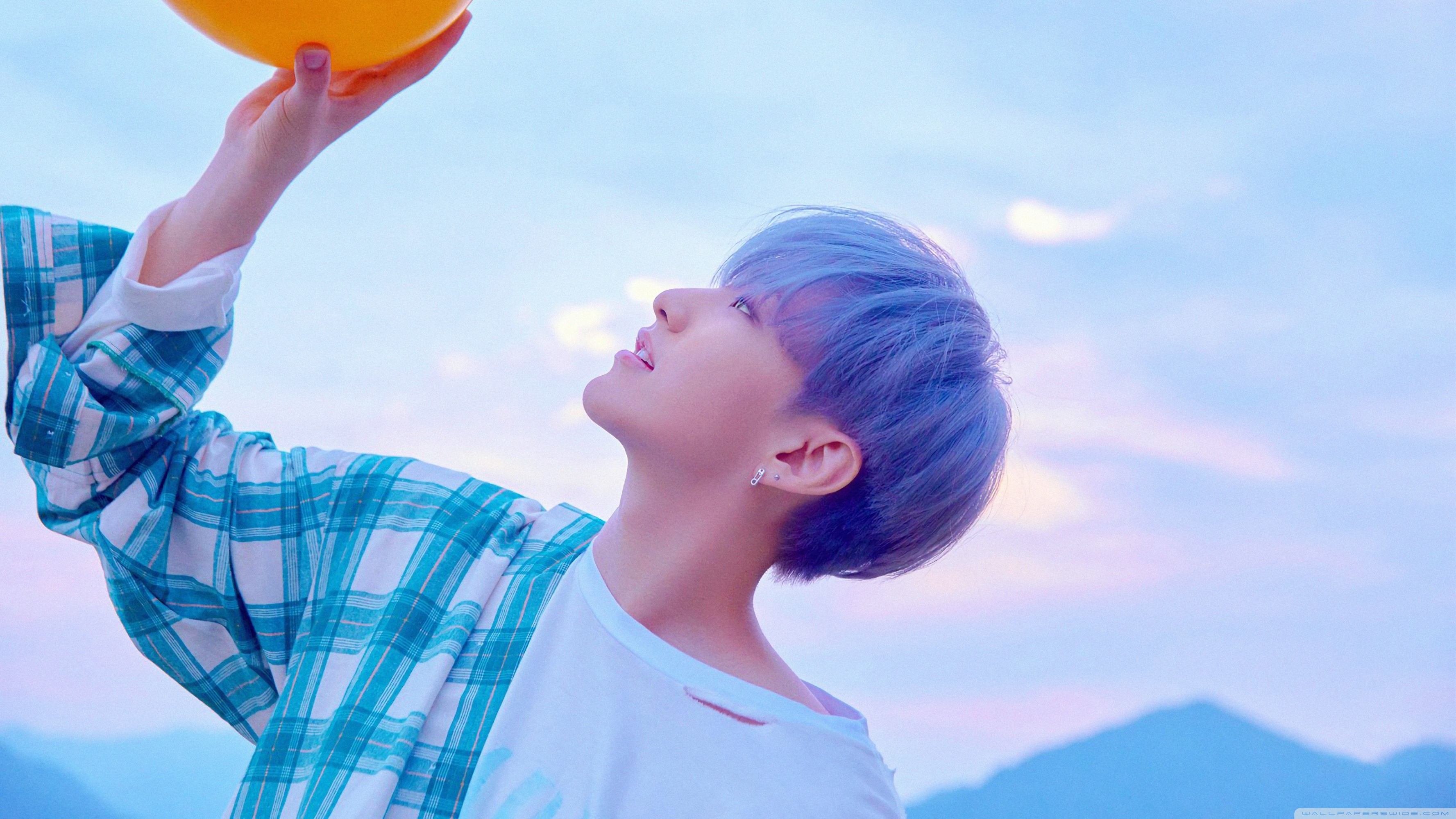 Hoshi SEVENTEEN Ultra HD Desktop