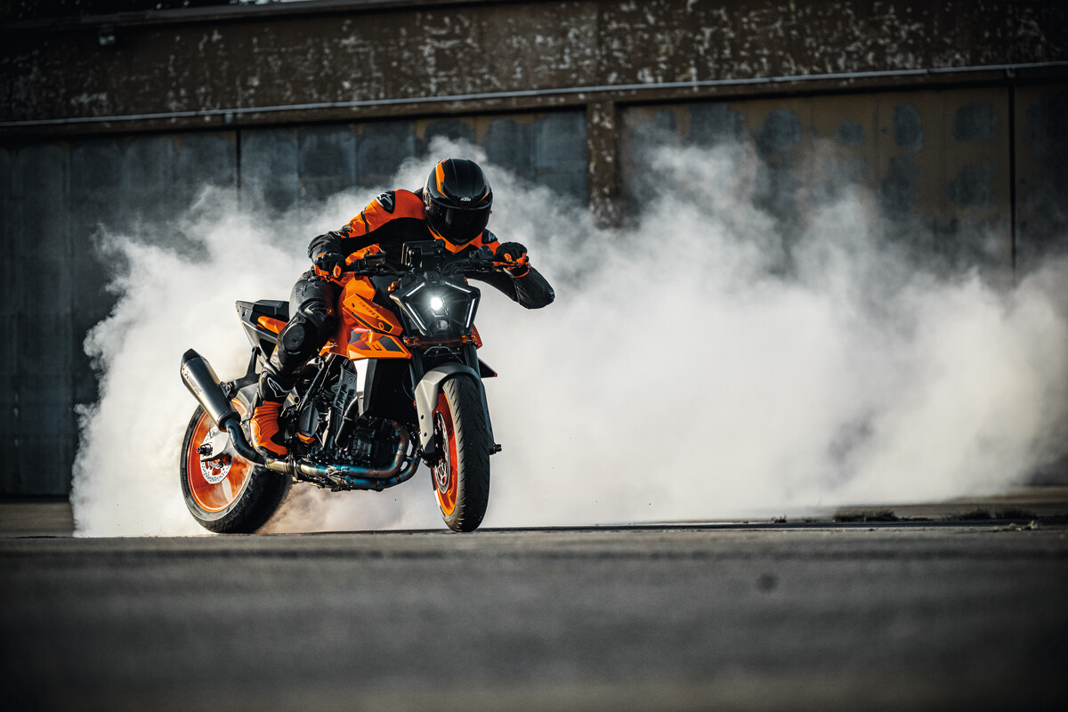 THE 2024 KTM 990 DUKE HITS THE BULLSEYE