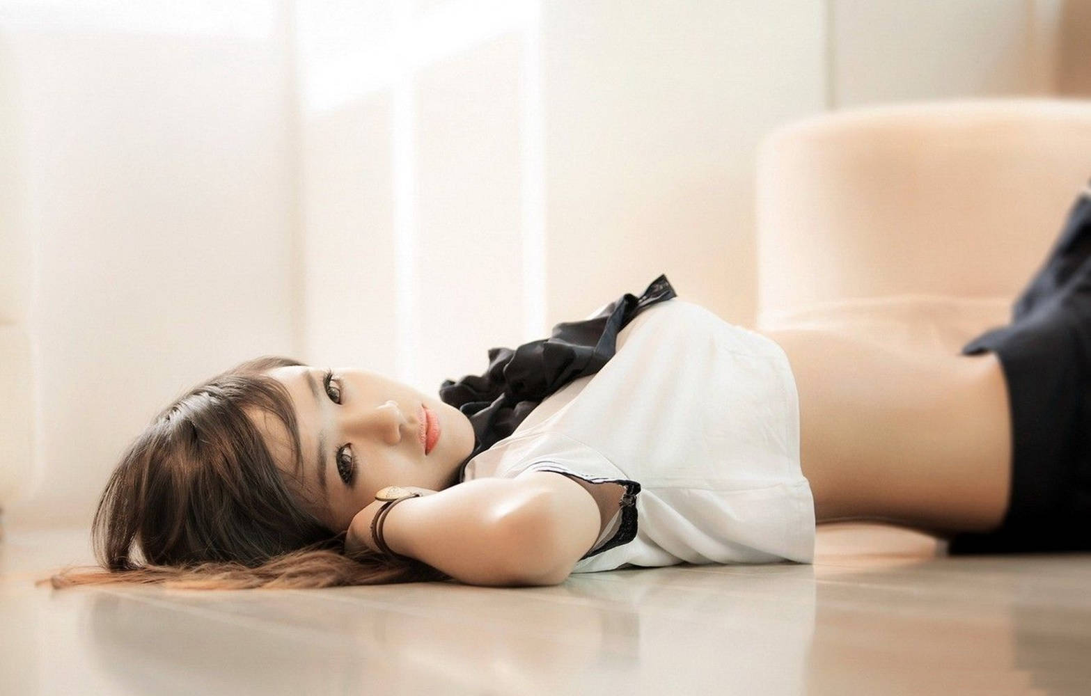 Japan Girl White Top Wallpaper