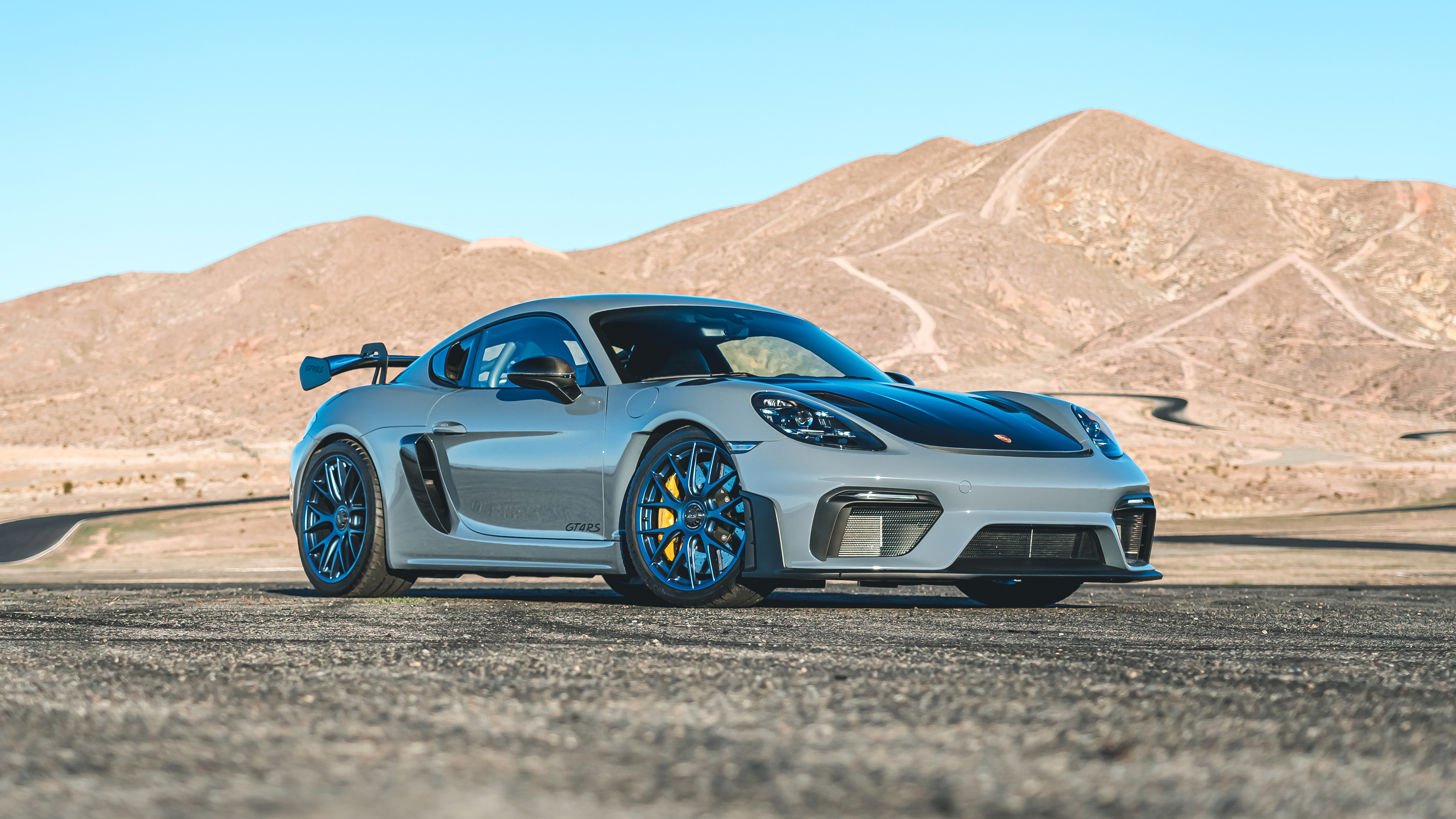 Porsche 718 Cayman GT4 RS Weissach