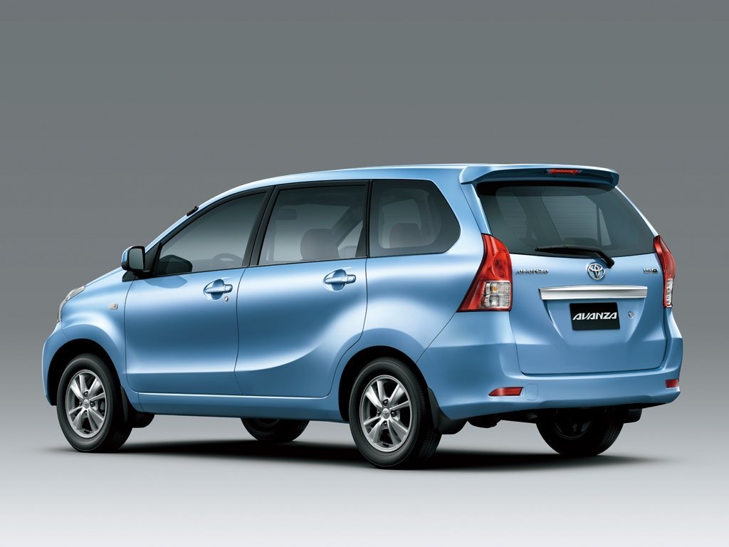 exterior Toyota Avanza II Minivan 2011