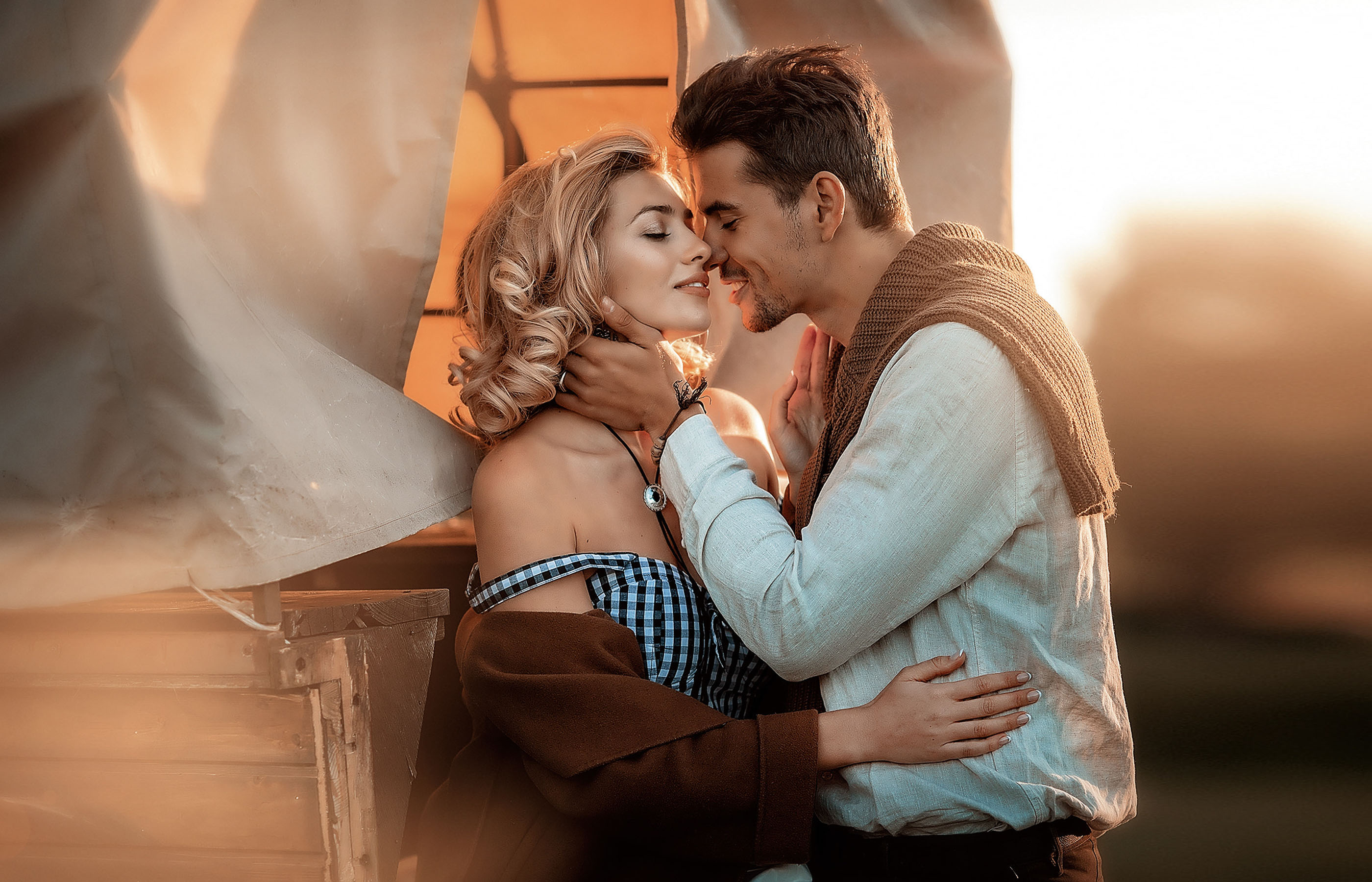 Boy In A Love Embrace Wallpaper HD