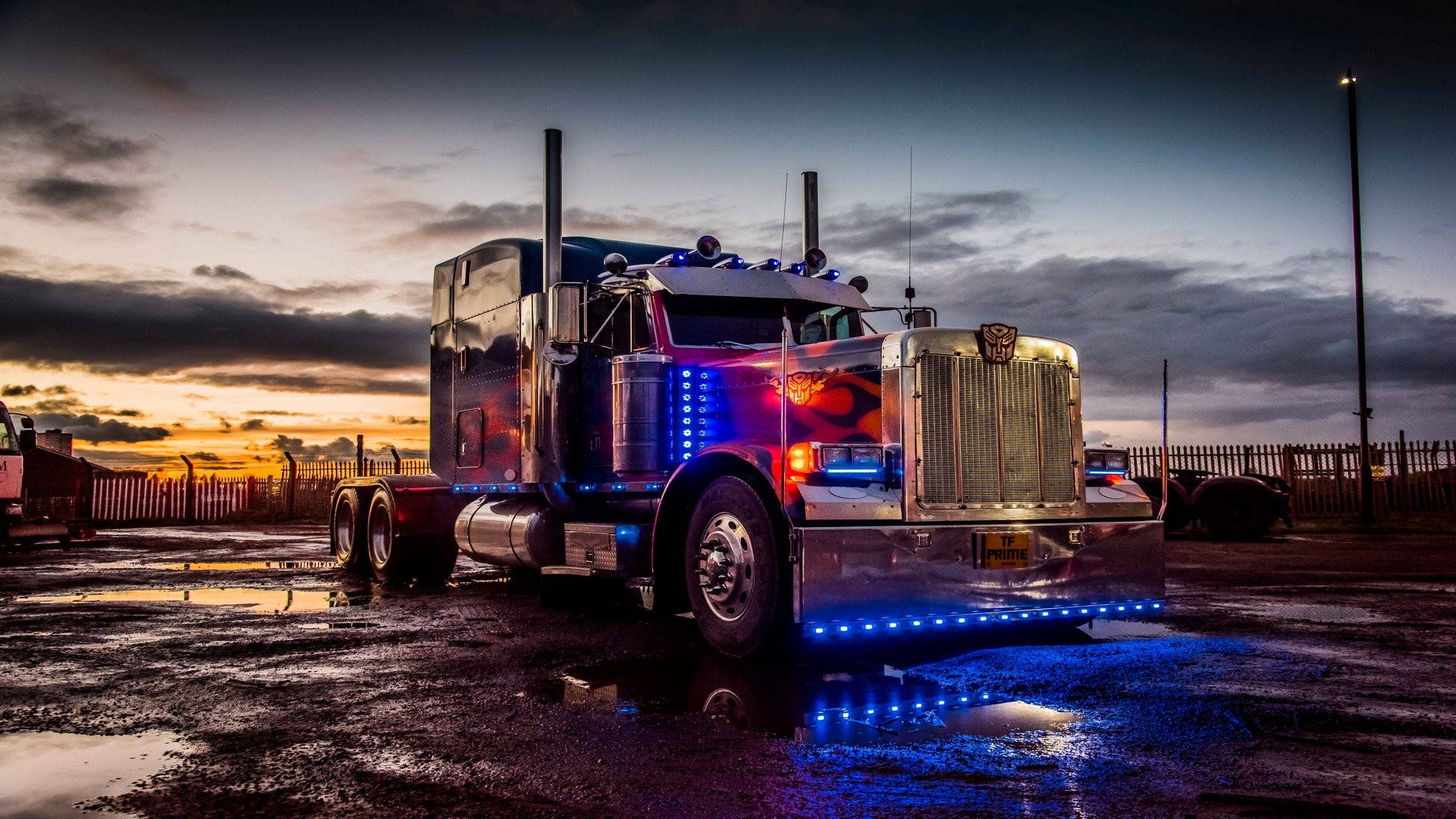 Download free Blue Lights Cool Truck