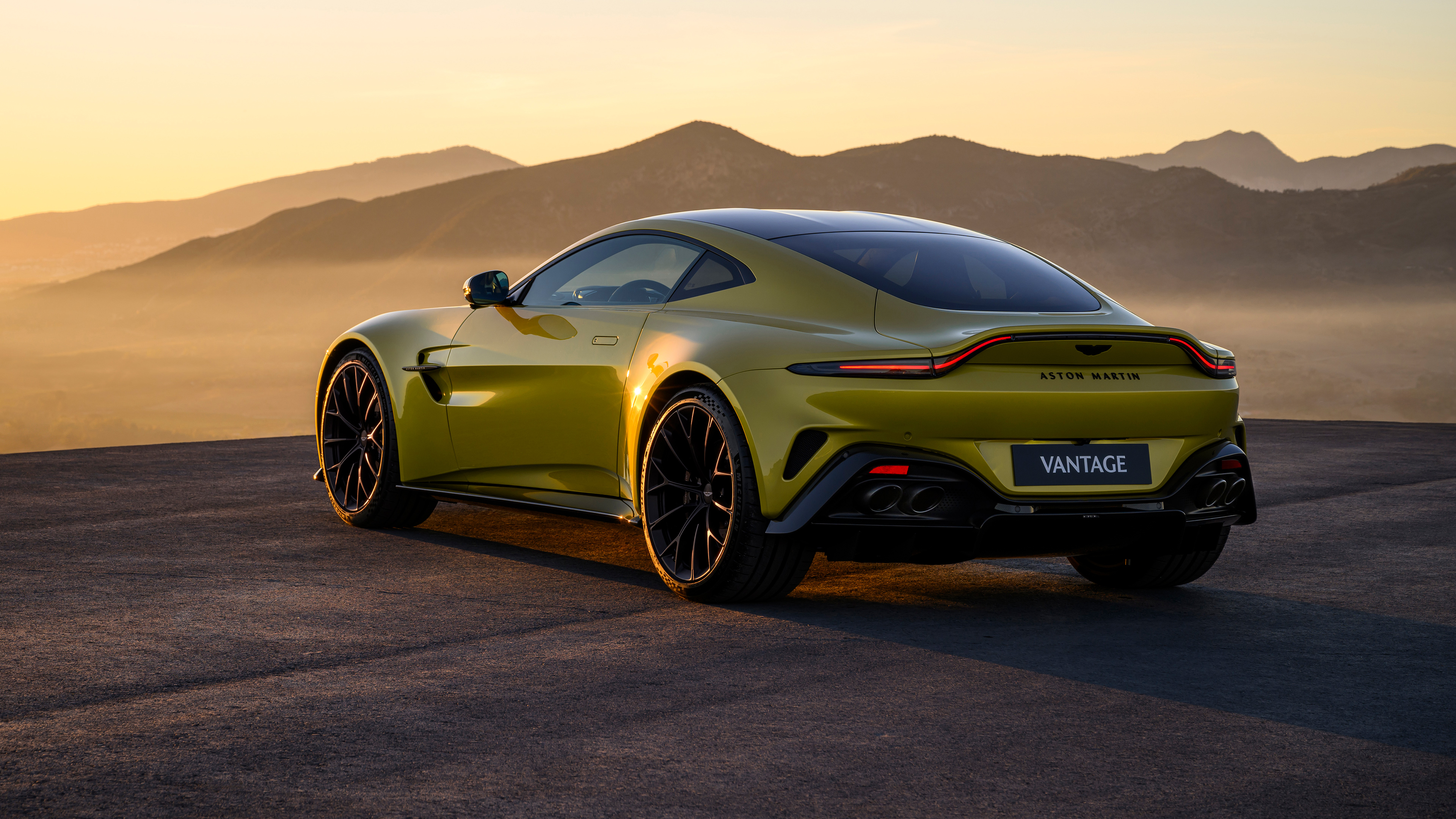 Aston Martin Vantage 2024 5 Wallpaper