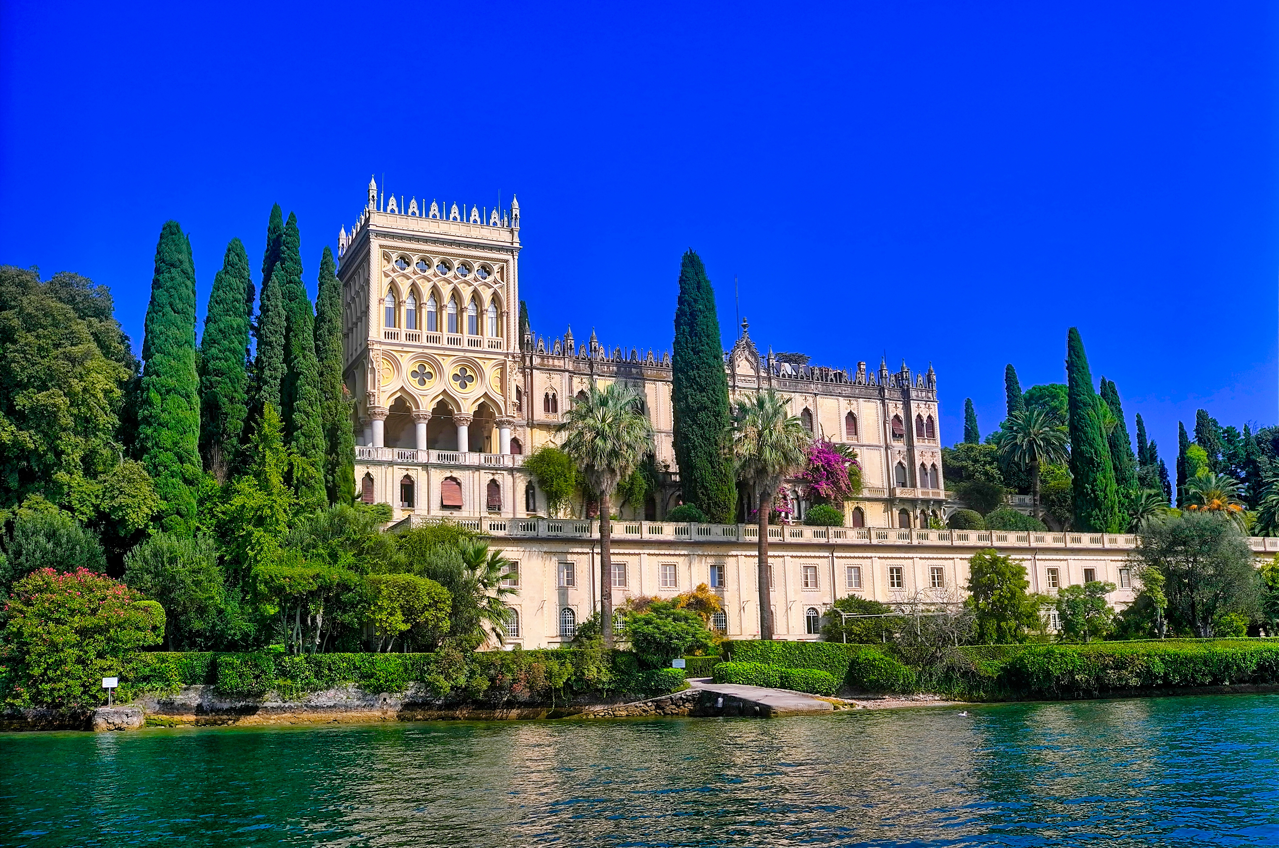 Villa Borghese Cavazza wallpaper