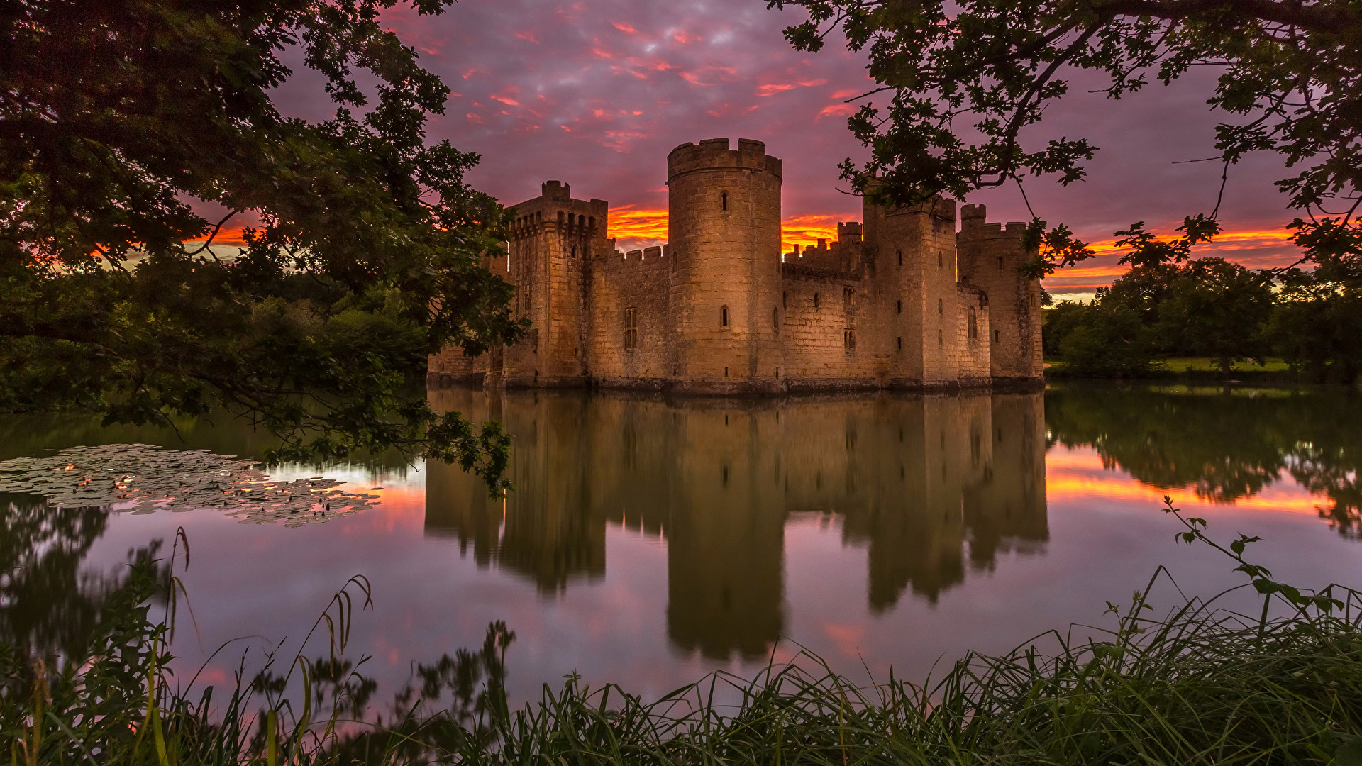 England Bodiam Castle Castles Pond